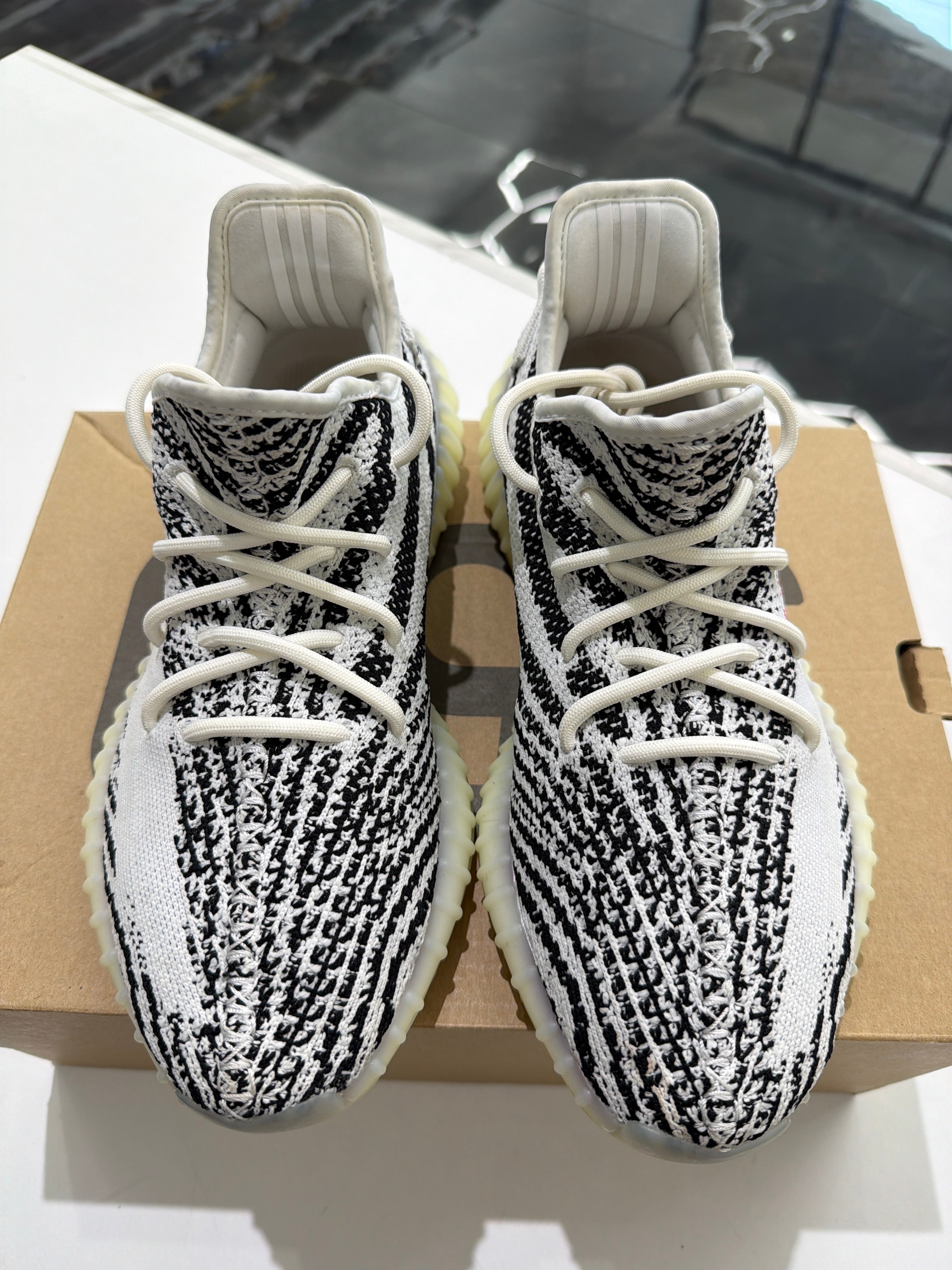Yeezy 350 zebra