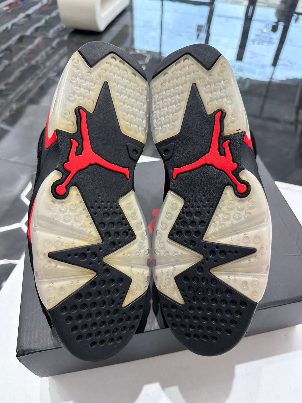 Jordan 6 Retro "Infrared" (2019)