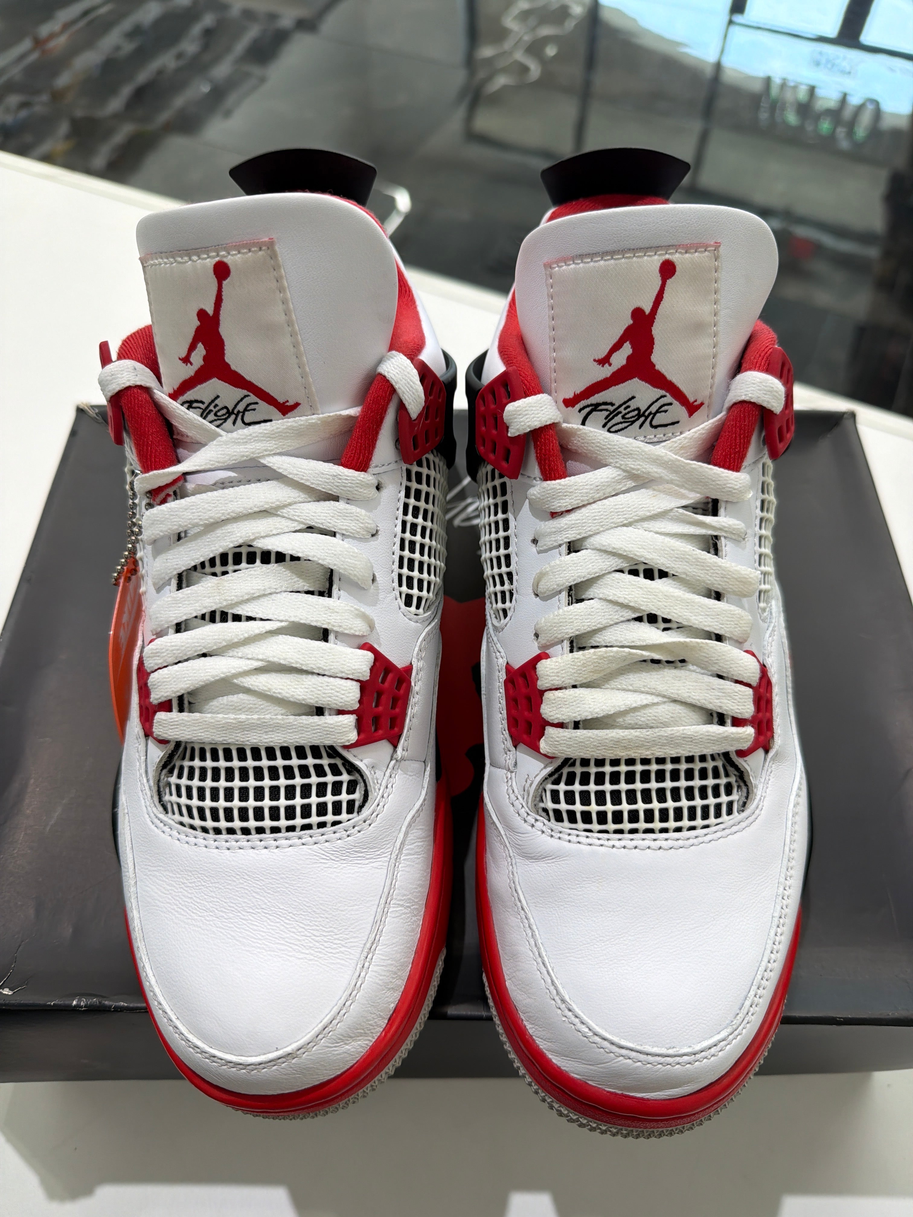 Jordan 4 fire red