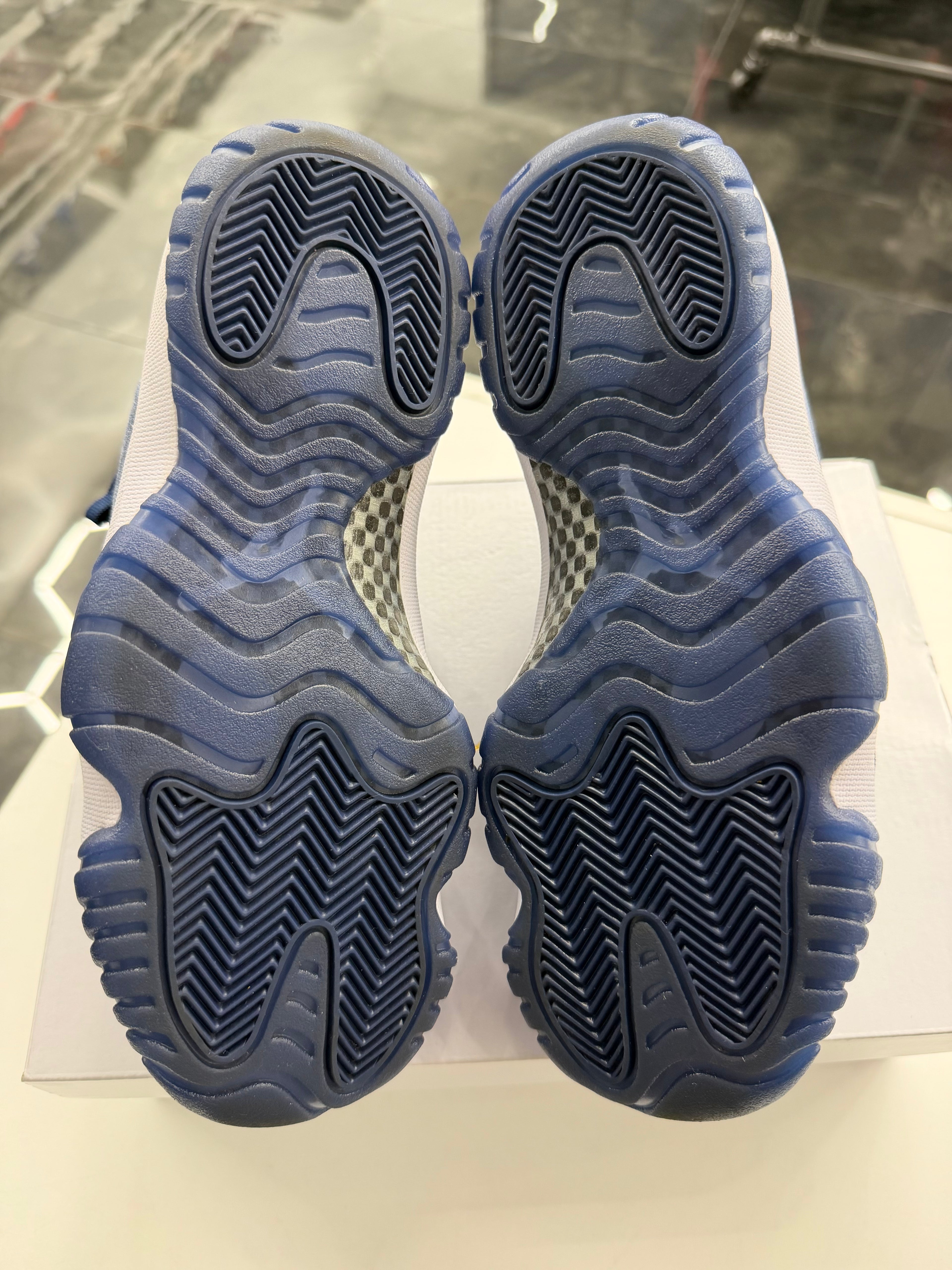 Jordan 11 Retro Midnight Navy (Women’s)