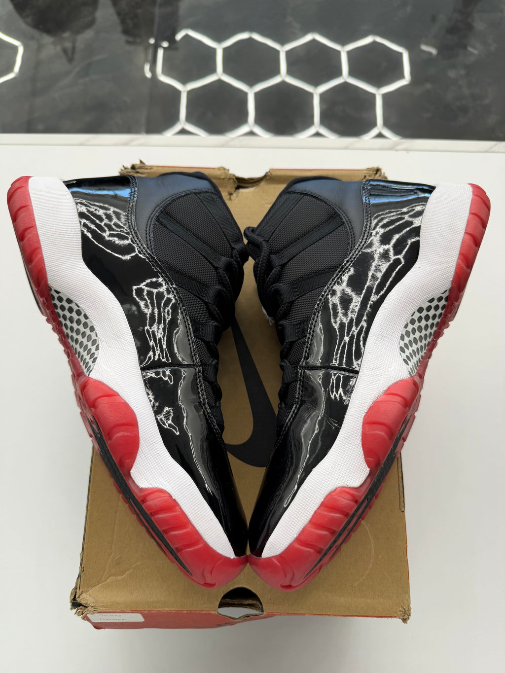 Jordan 11 Retro Playoffs Bred (2019)