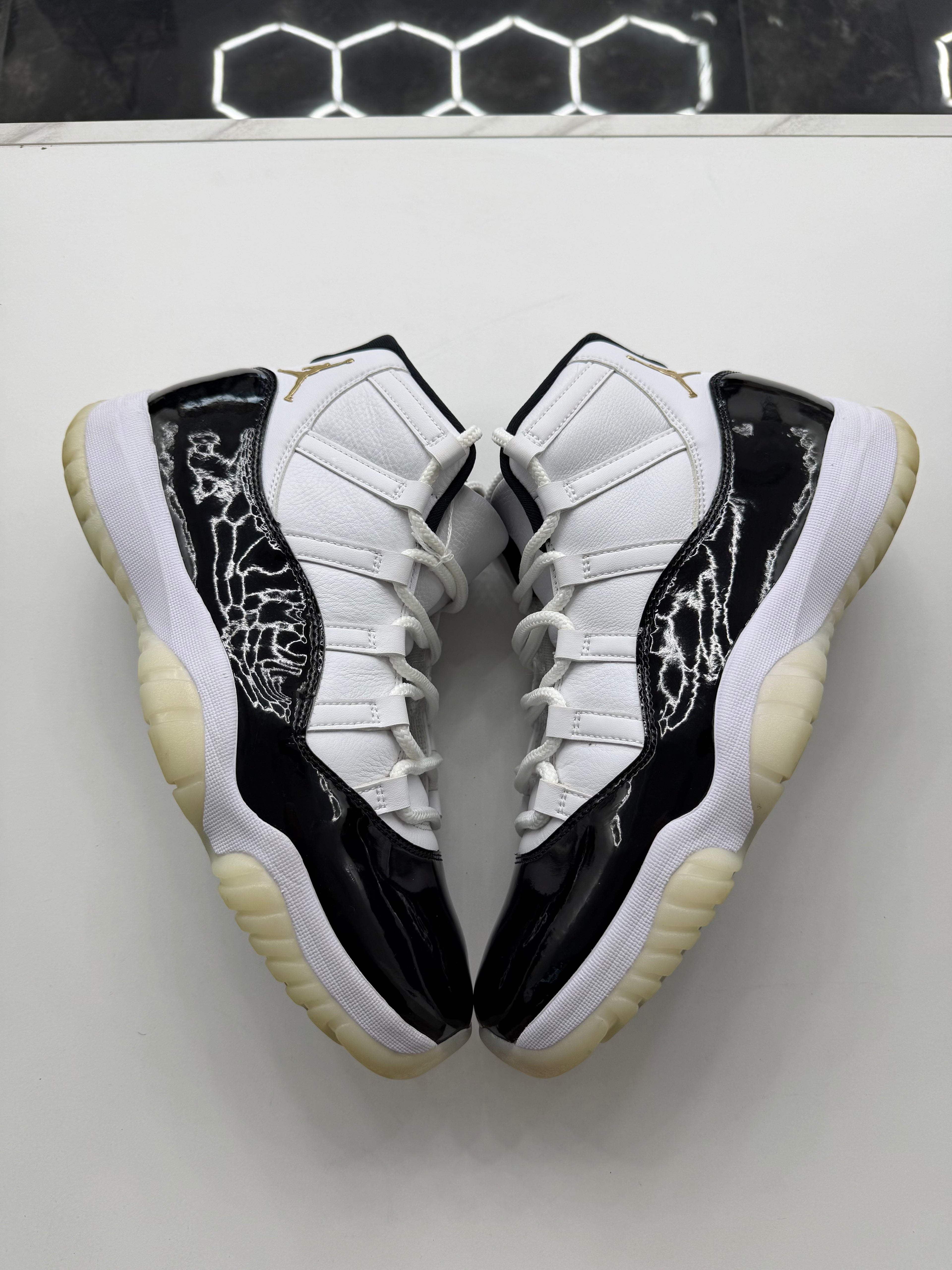 Jordan 11 Retro "Gratitude / Defining Moments" (NO BOX)