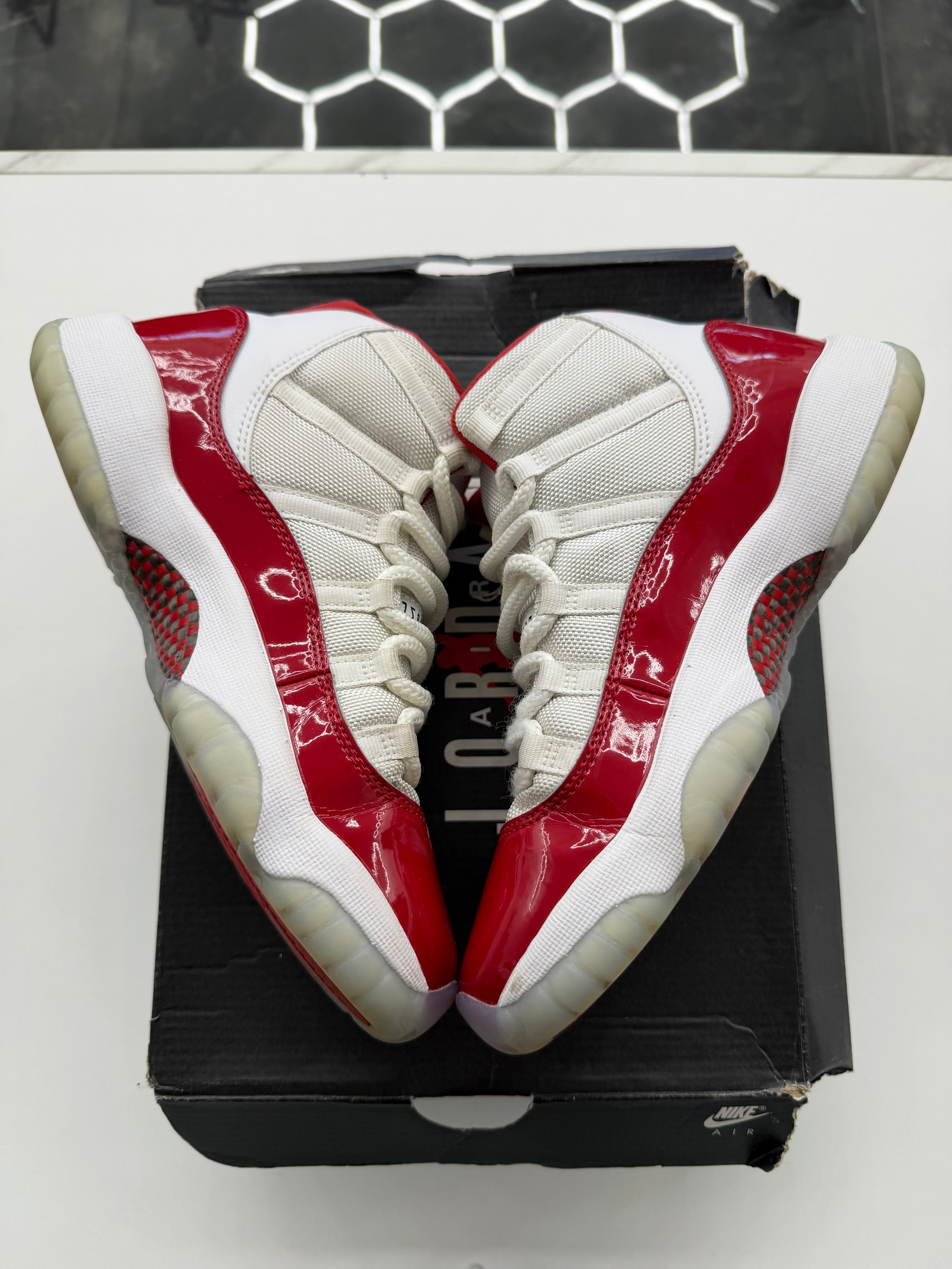 Jordan 11 Retro Cherry (2022) (GS)