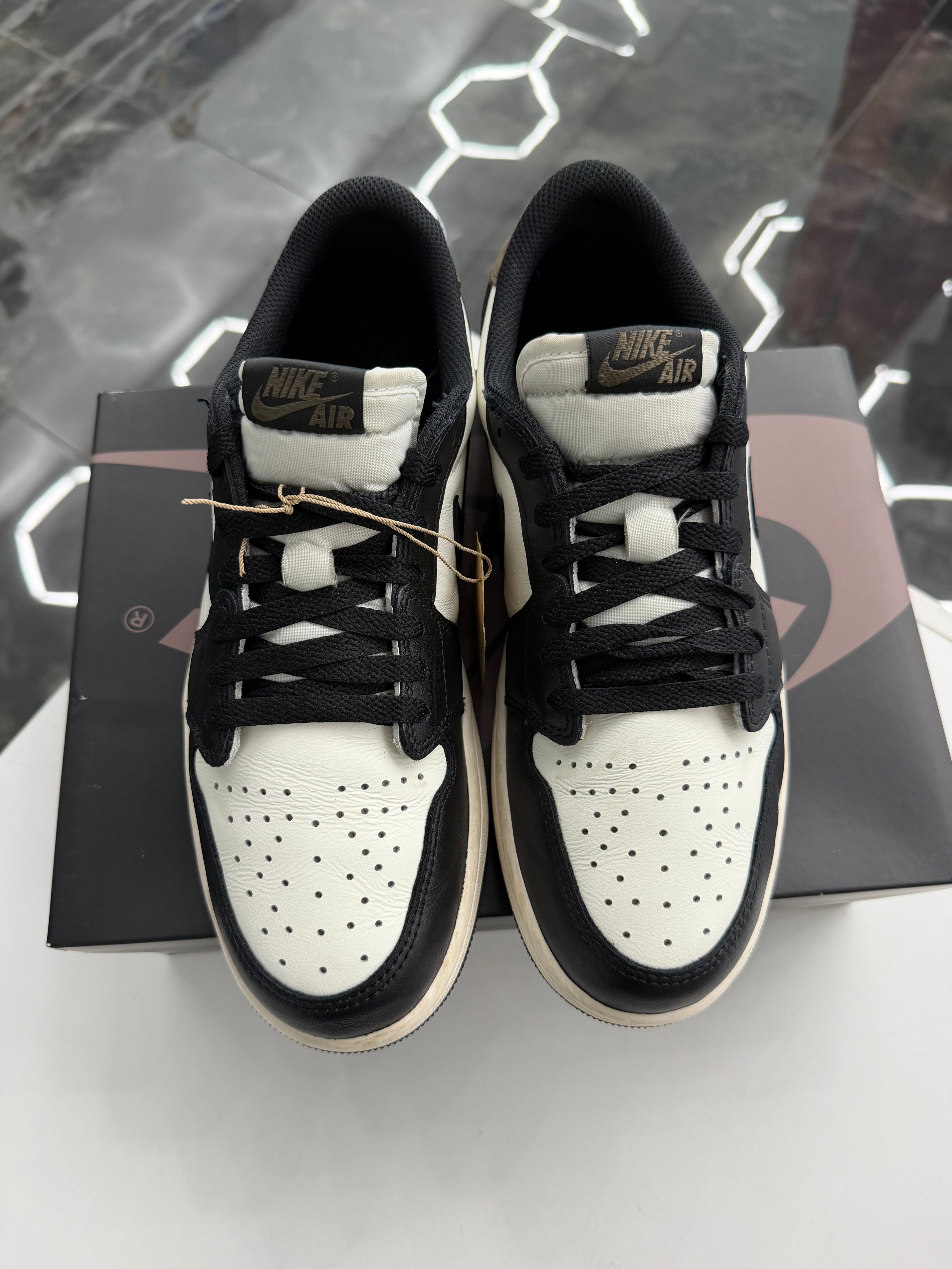 Jordan 1 Retro Low OG Mocha