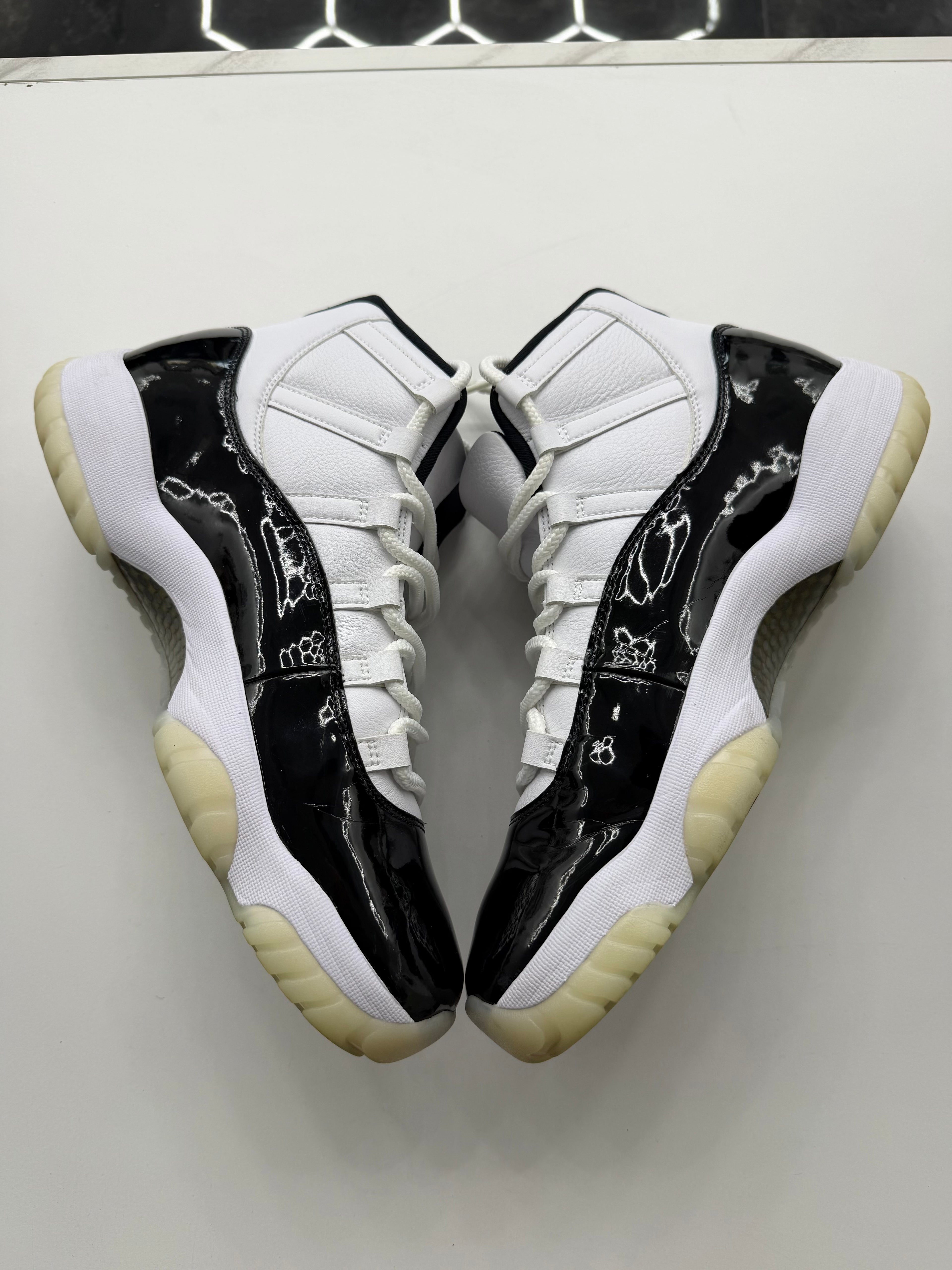 Jordan 11 Retro "Gratitude / Defining Moments" (NO BOX)