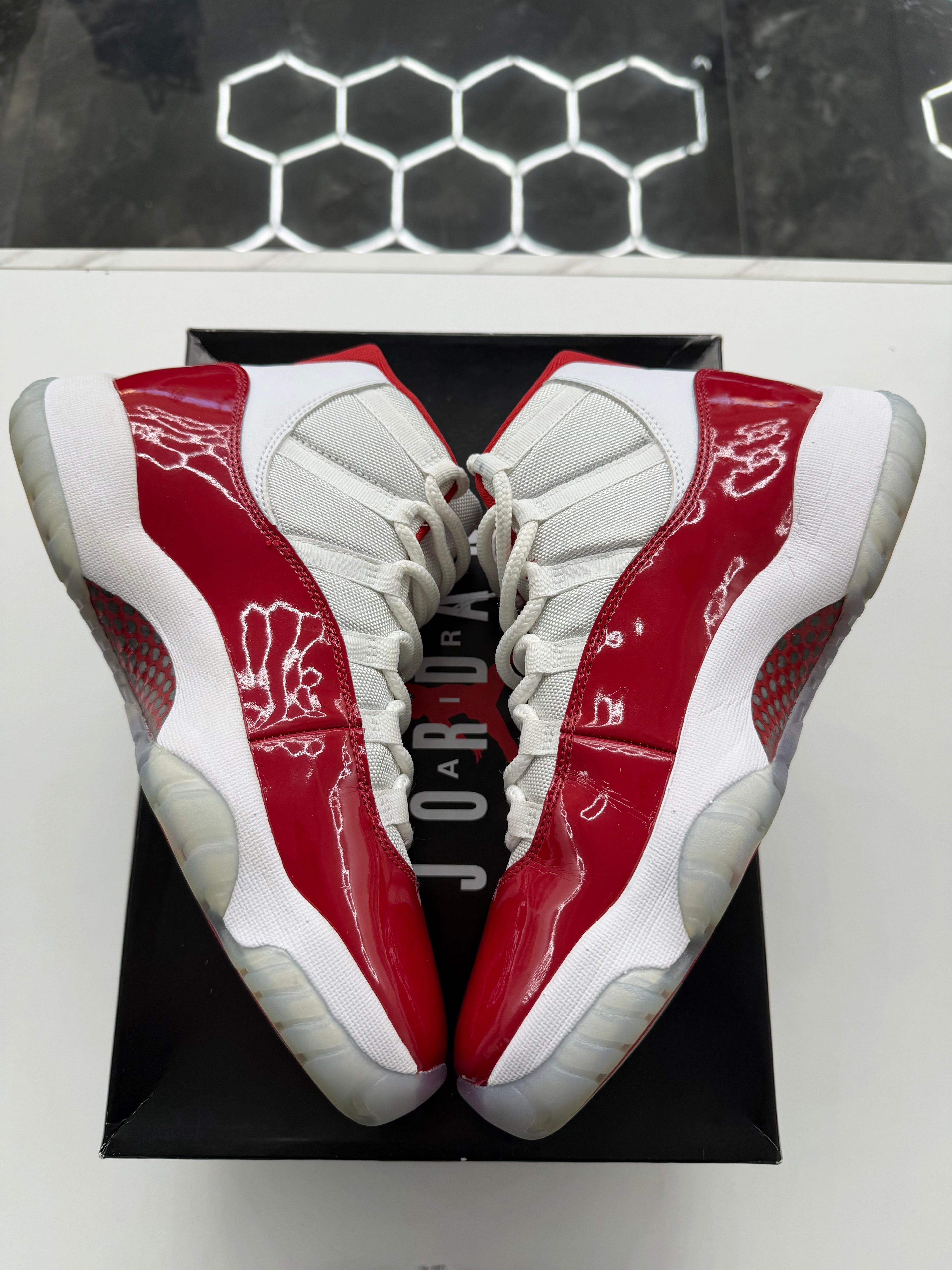 Jordan 11 Retro Cherry (2022)