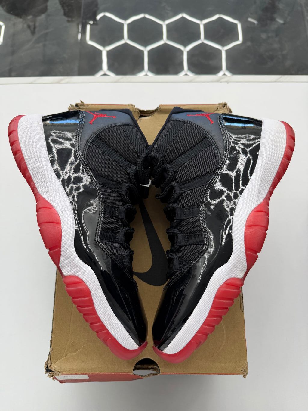 Jordan 11 Retro Playoffs Bred (2019)