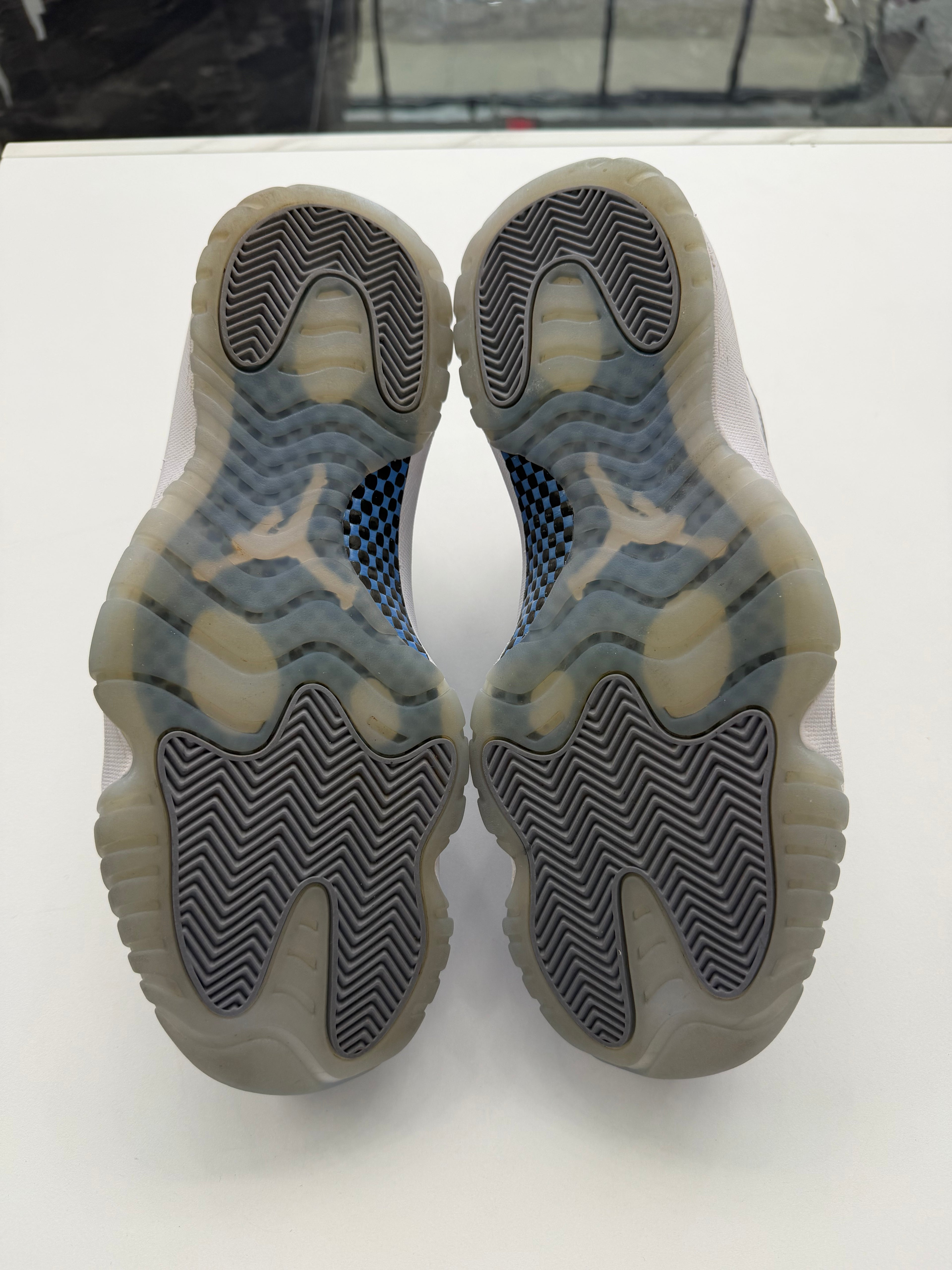 Jordan 11 Retro Low Cement Grey (NO BOX)