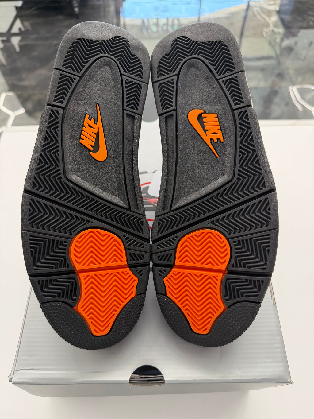 Jordan 4 Retro OG SP Undefeated (2025)