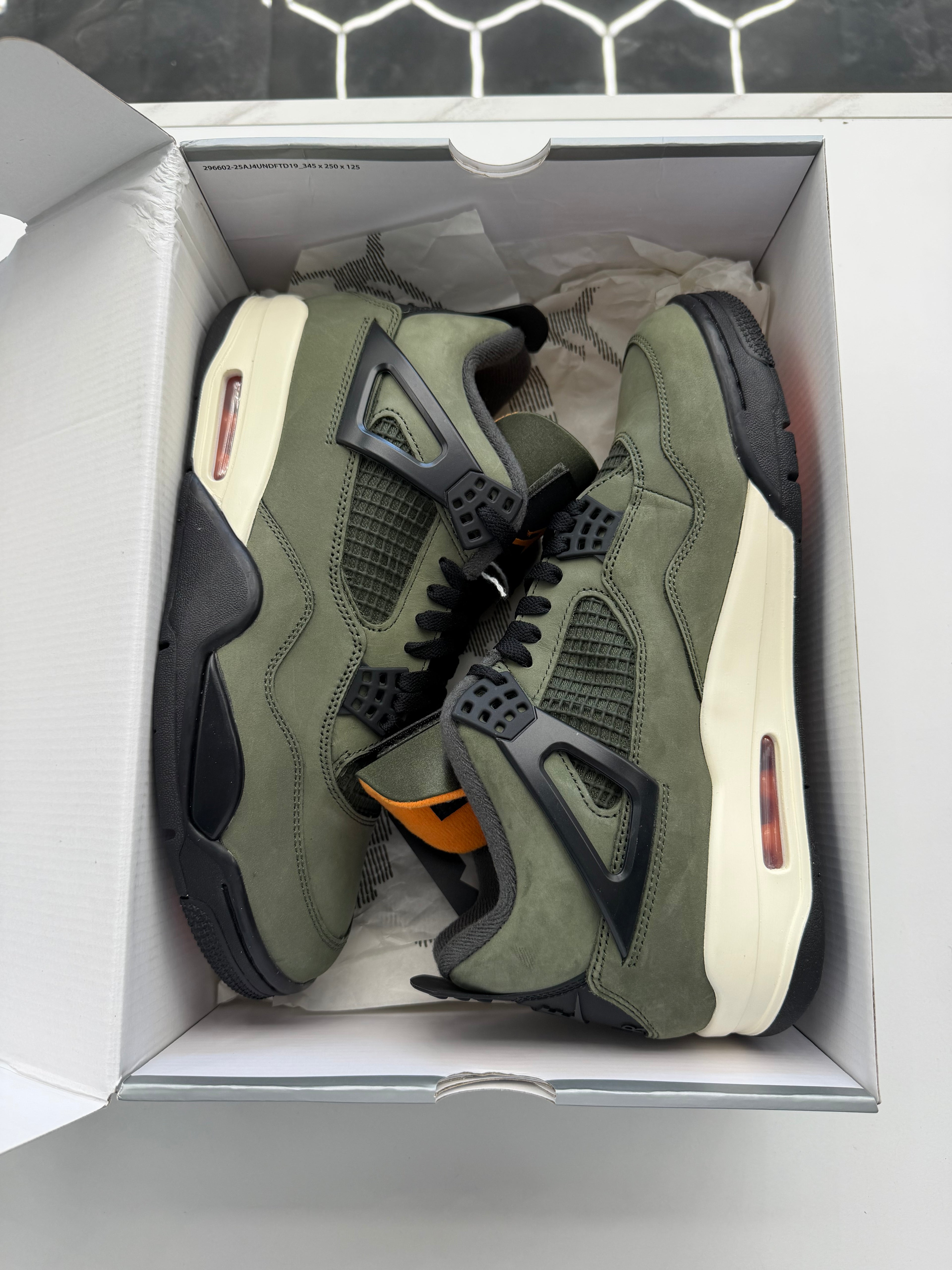 Jordan 4 Retro OG SP Undefeated (2025)