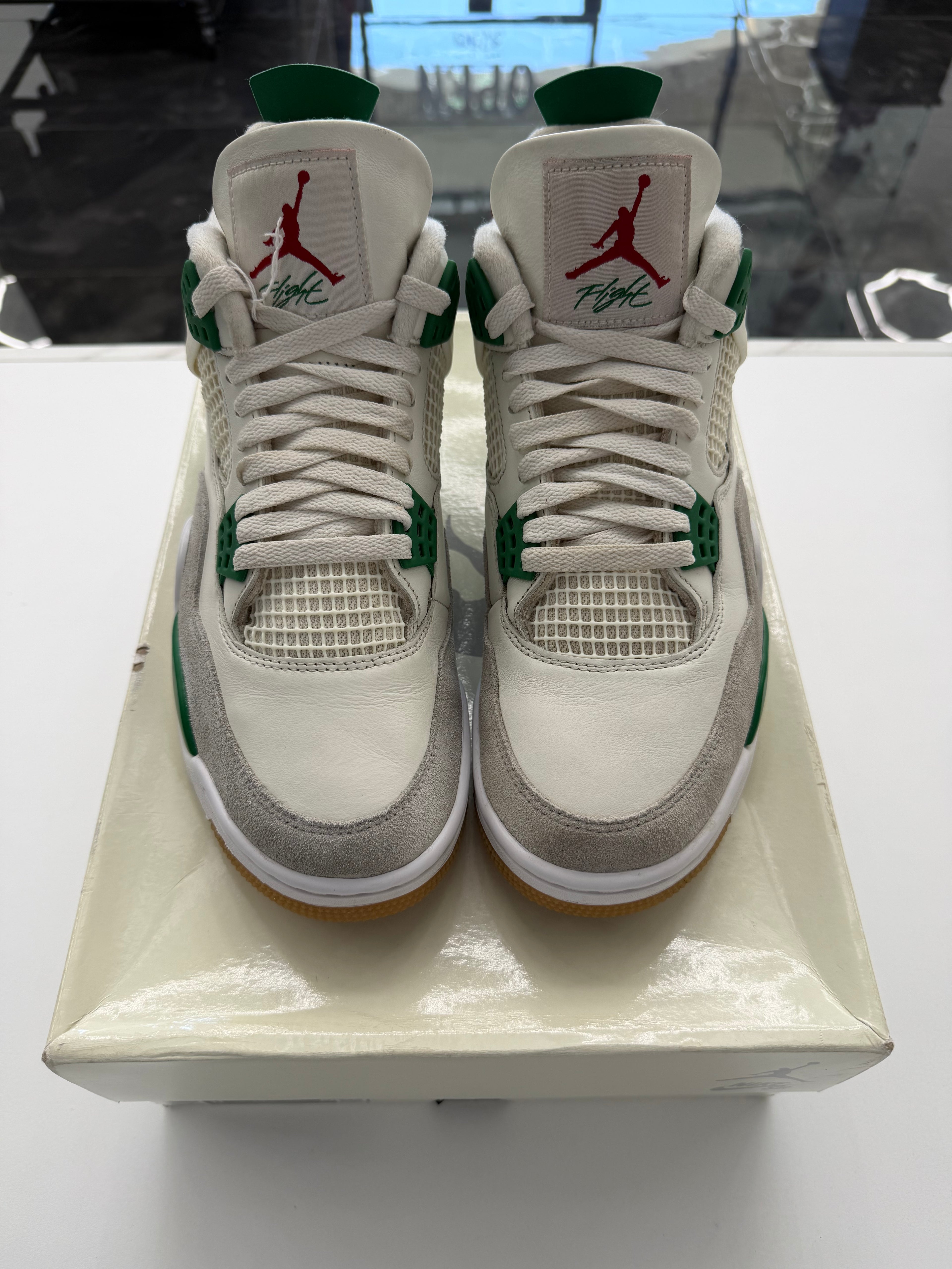 Jordan 4 Retro SB Pine Green