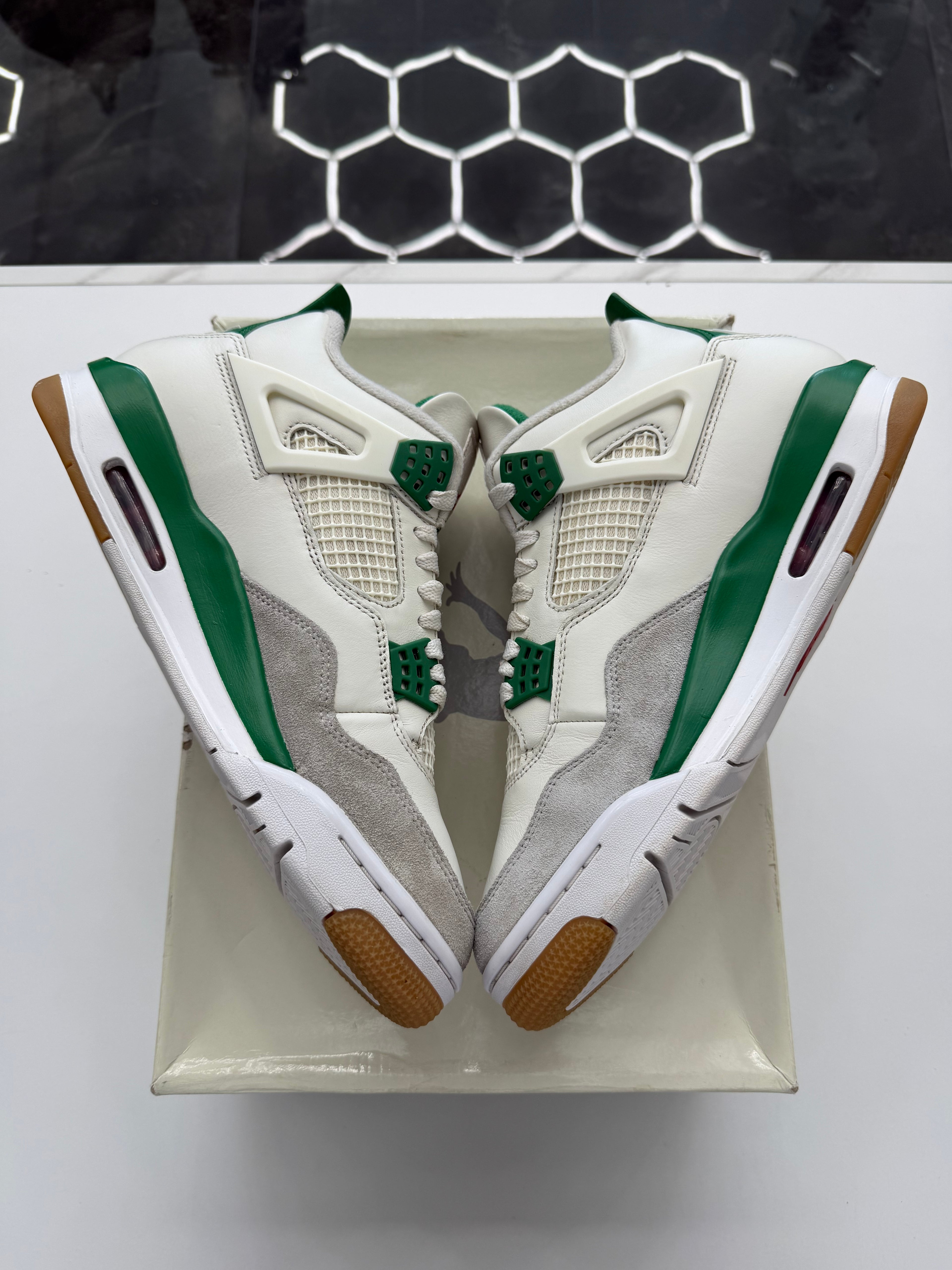 Jordan 4 Retro SB Pine Green