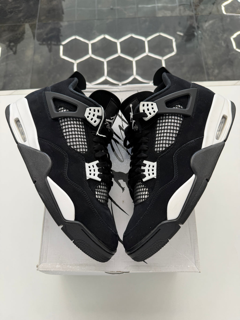 Jordan 4 Retro White Thunder