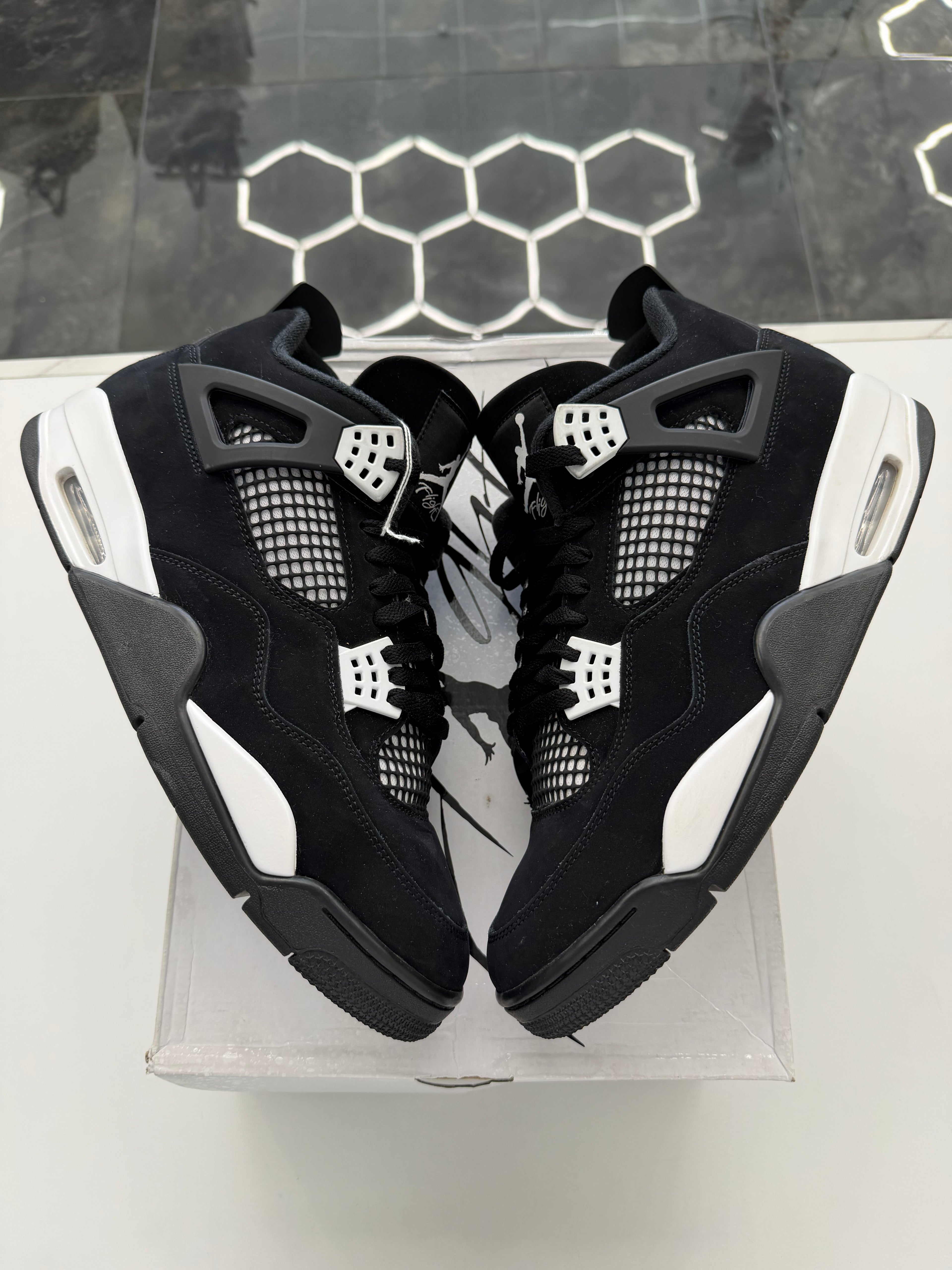 Jordan 4 Retro White Thunder