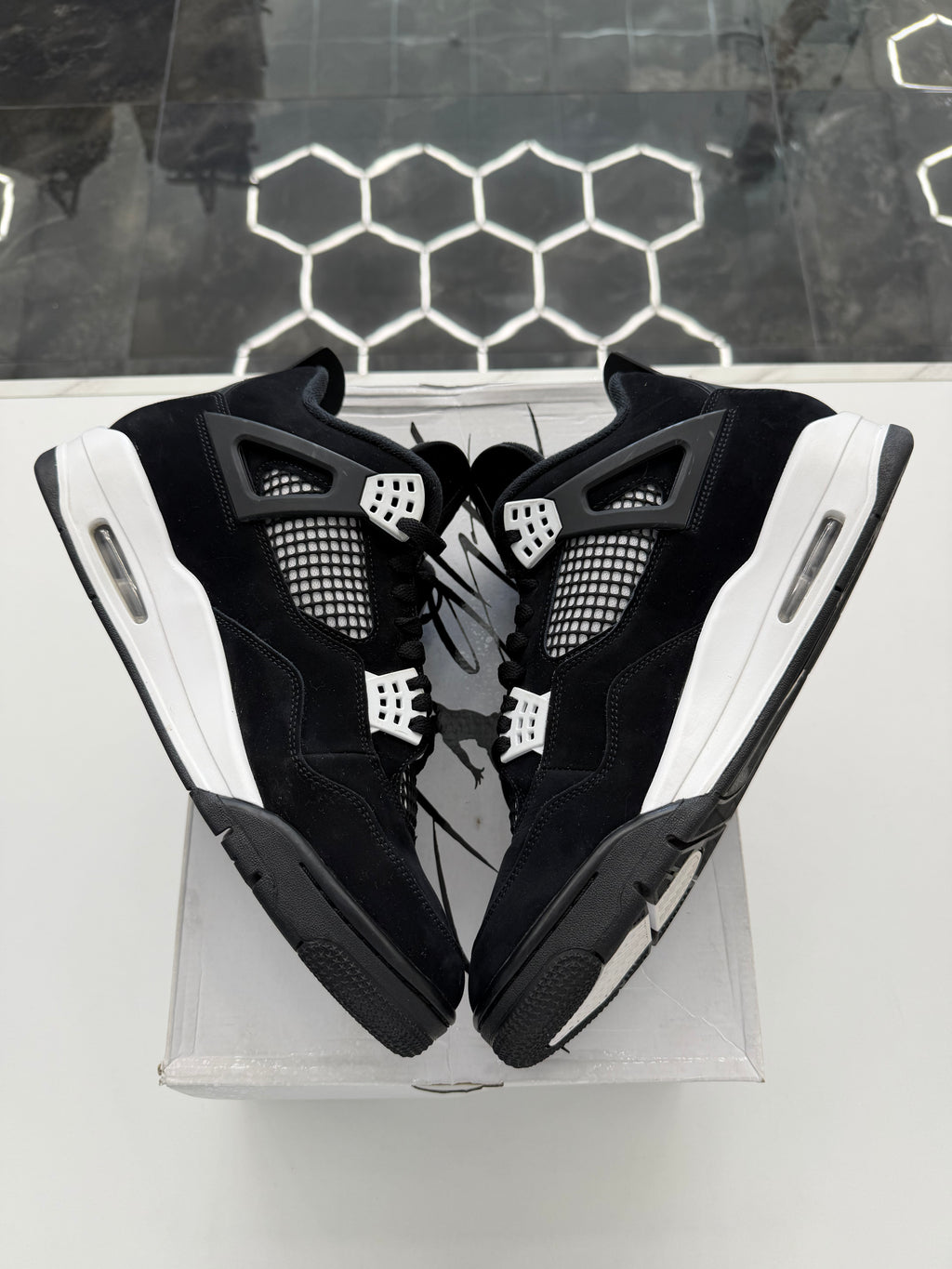 Jordan 4 Retro White Thunder