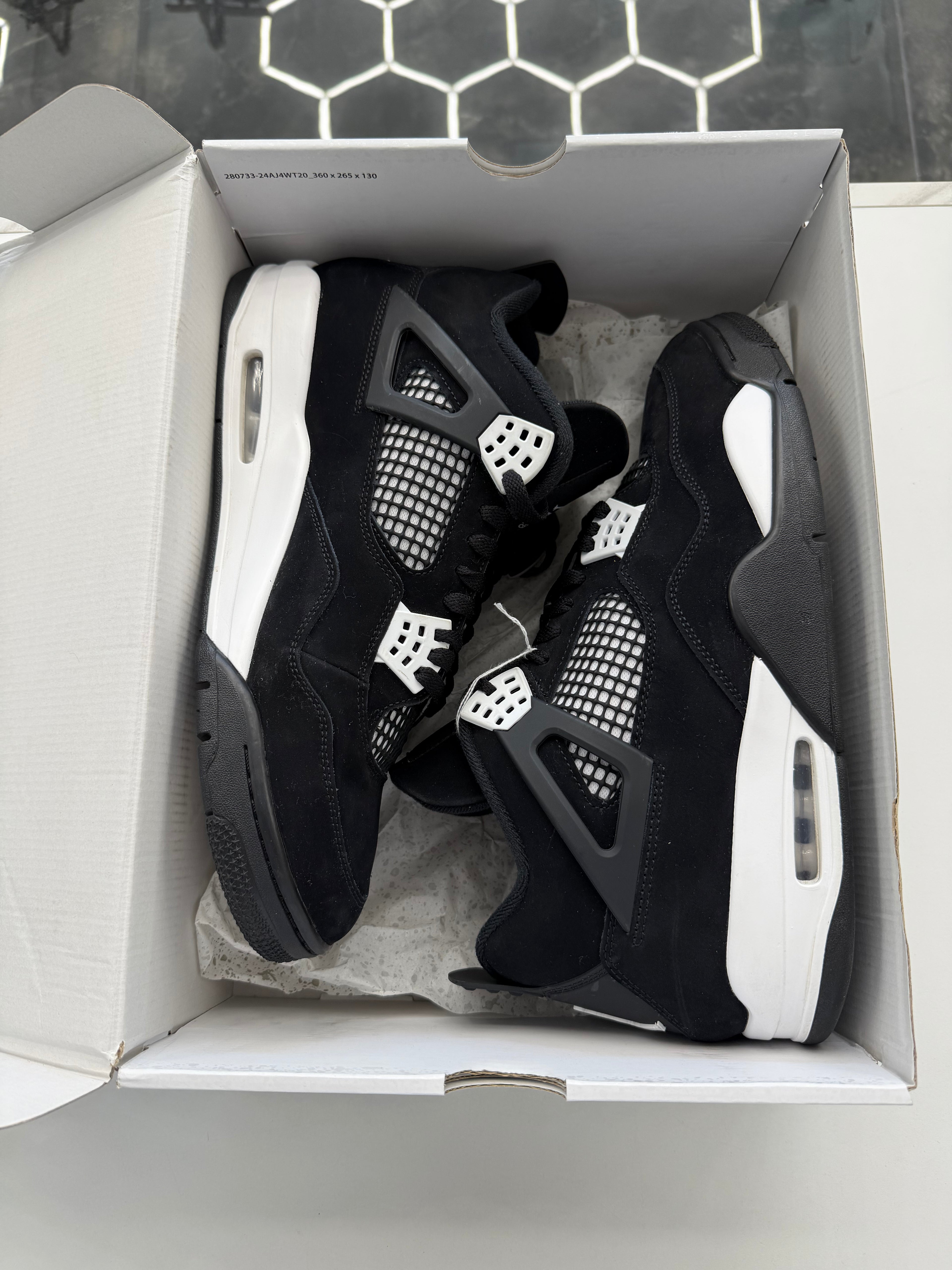 Jordan 4 Retro White Thunder