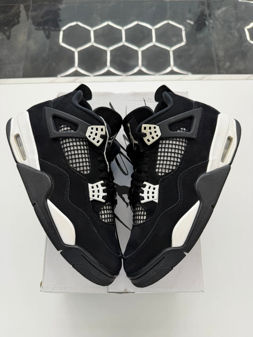 Jordan 4 Retro White Thunder