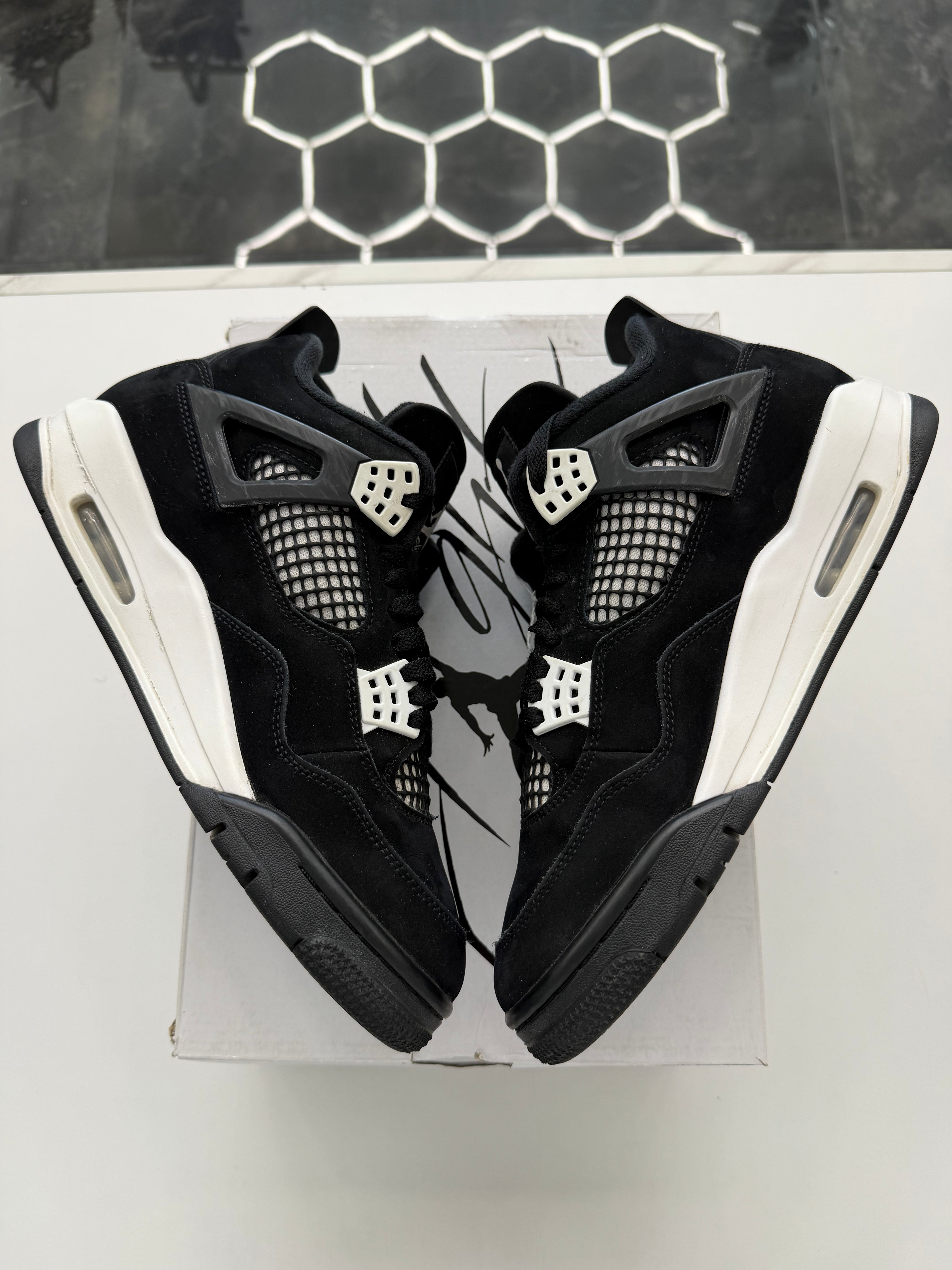 Jordan 4 Retro White Thunder