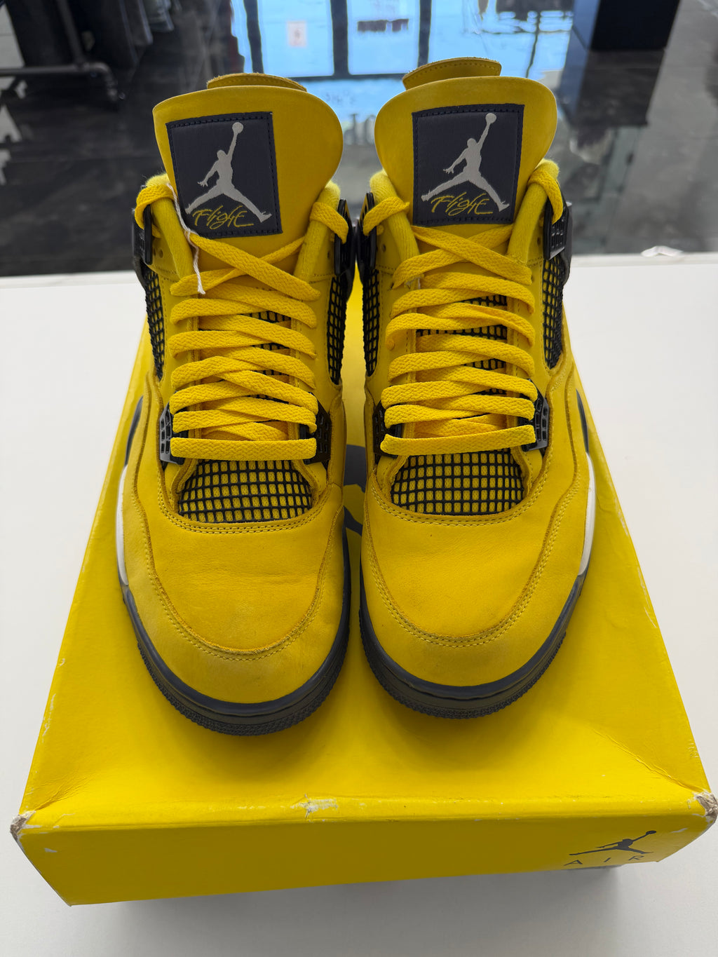 Jordan 4 Retro Lightning (2021)