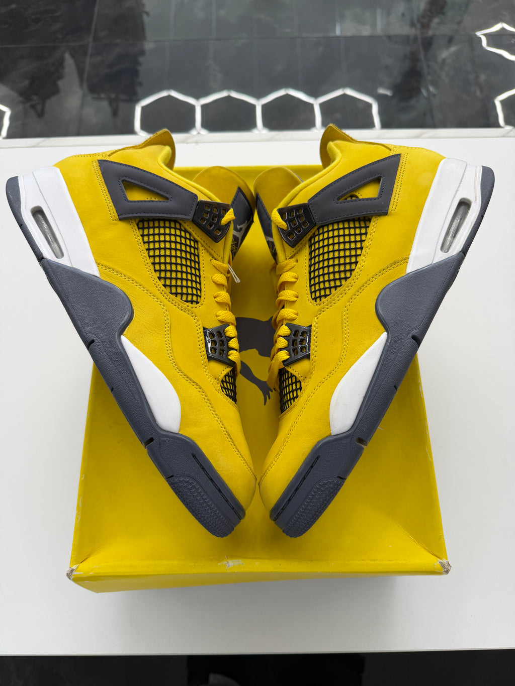Jordan 4 Retro Lightning (2021)