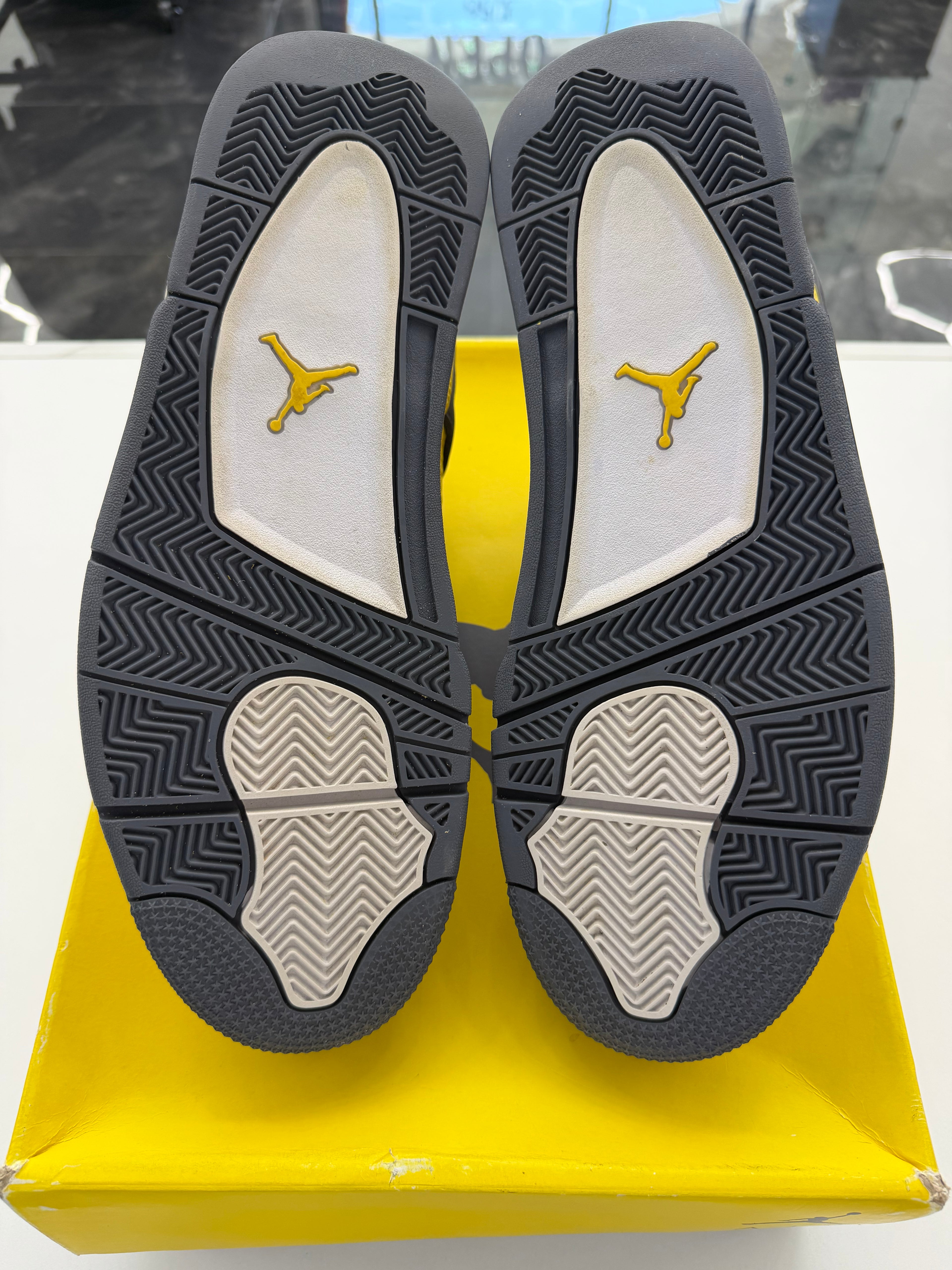 Jordan 4 Retro Lightning (2021)