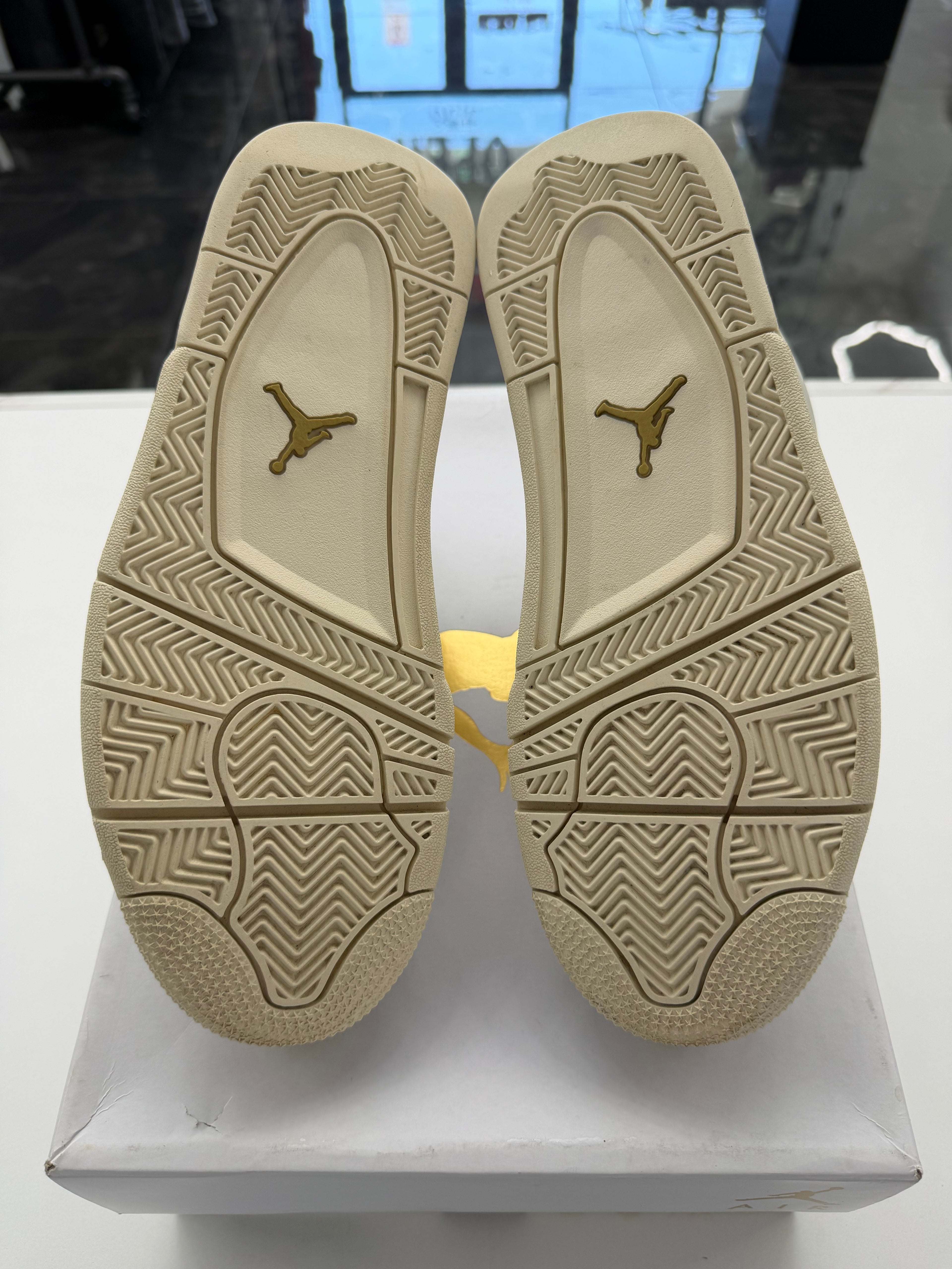 Jordan 4 Retro Metallic Gold (Women’s)