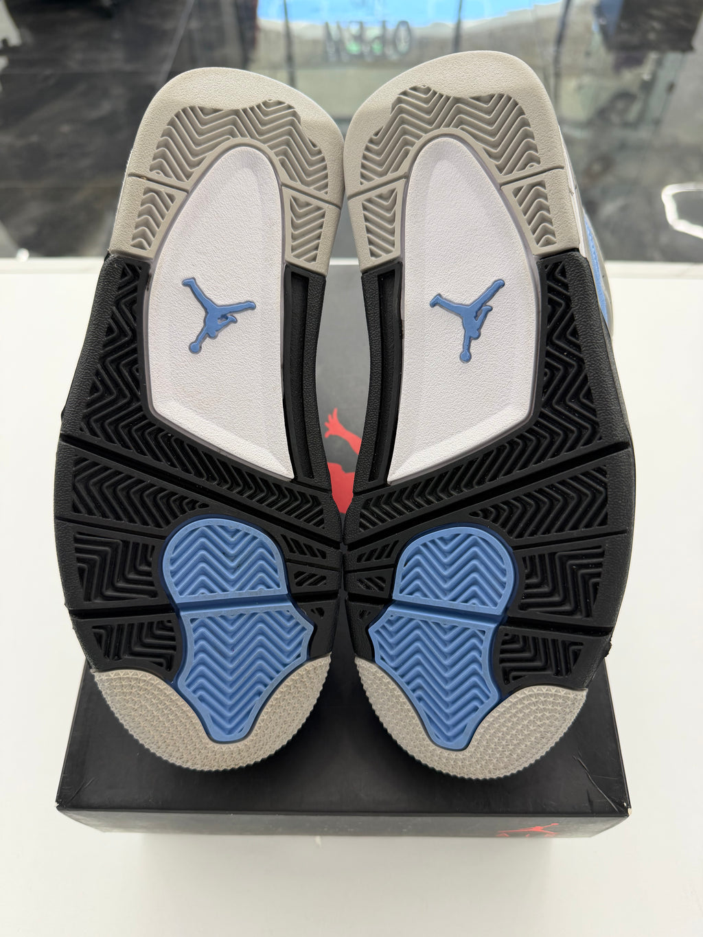 Jordan 4 Retro University Blue (GS)