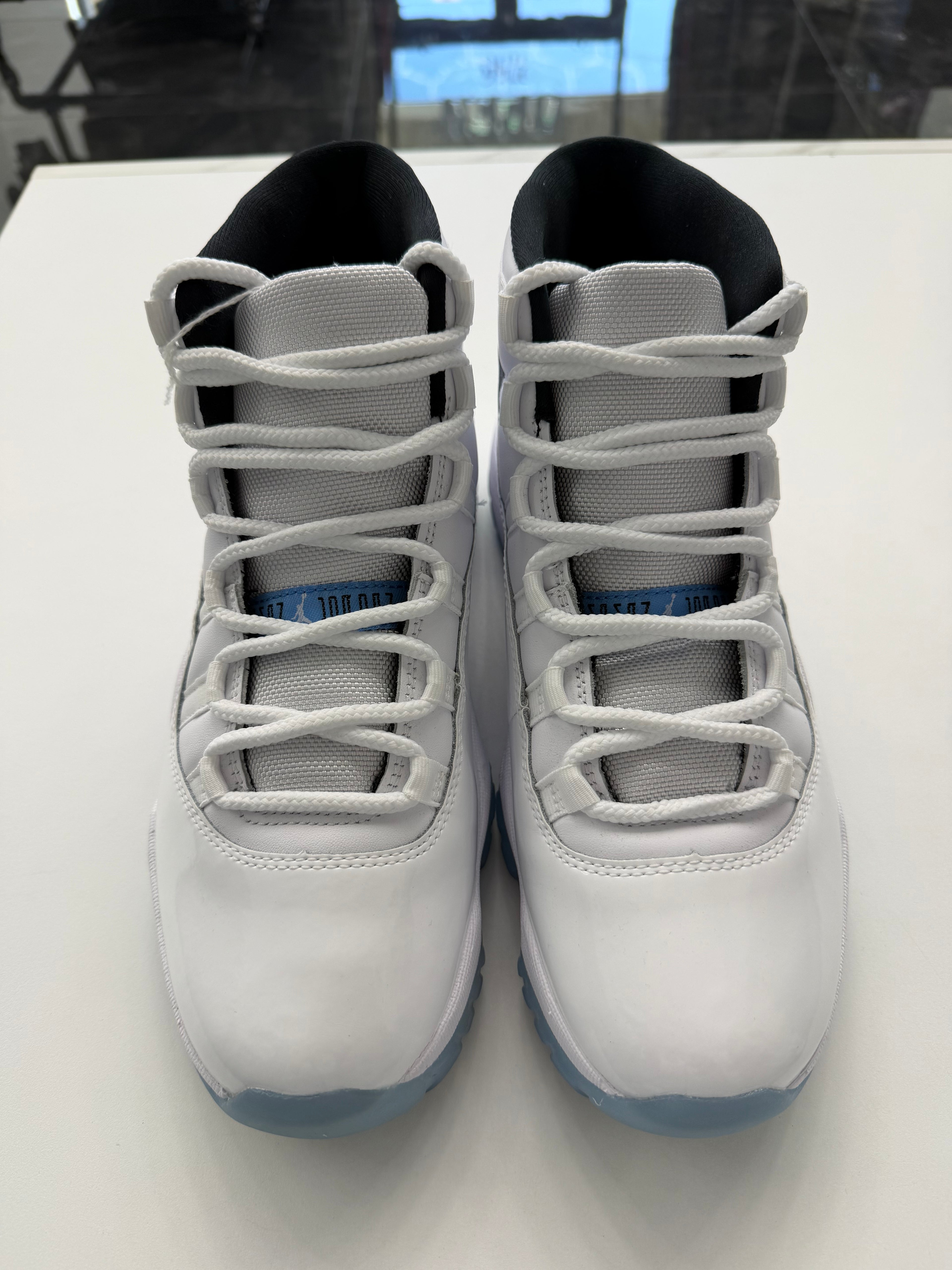 Jordan 11 Retro Legend Blue (NO BOX)