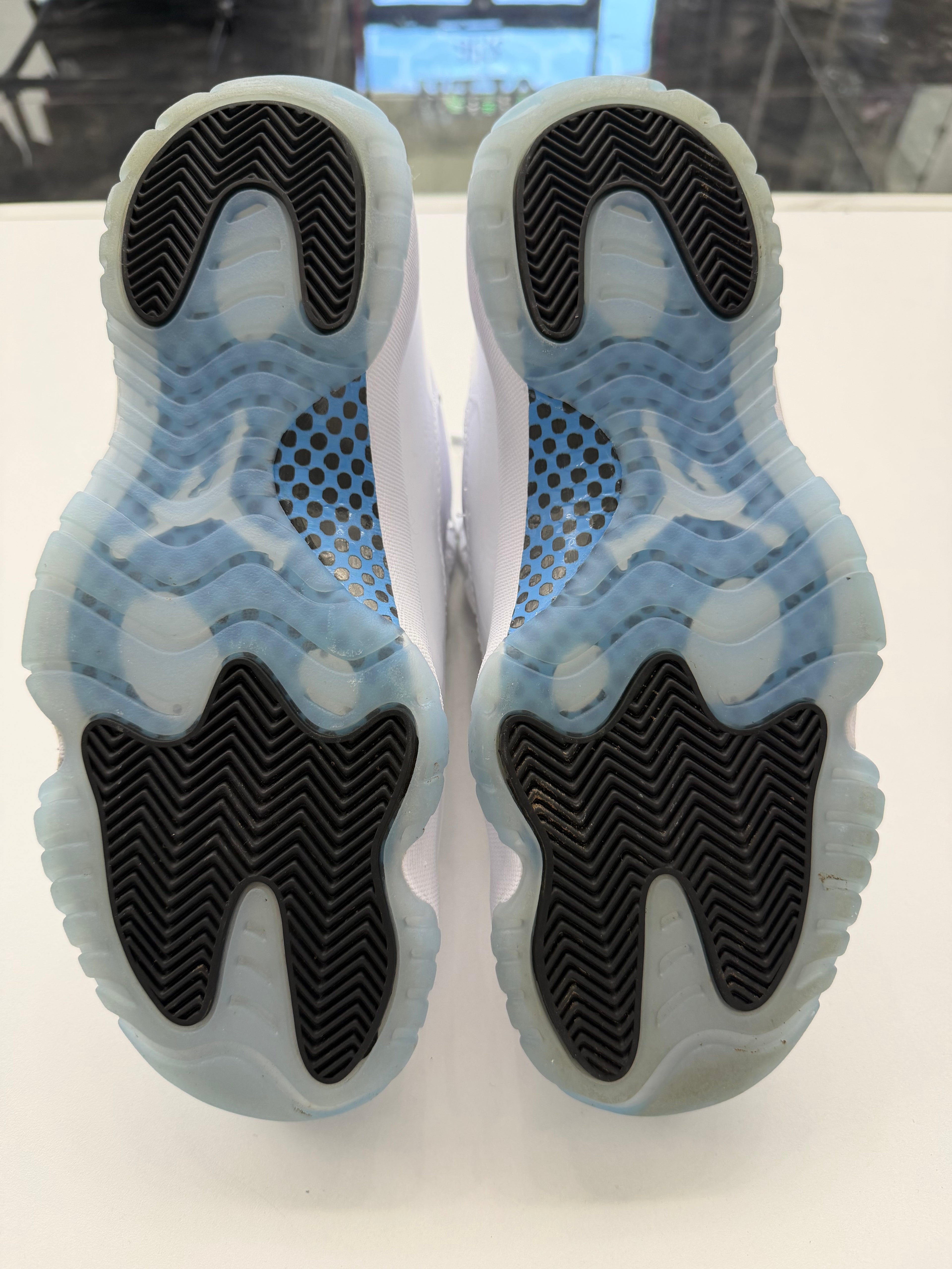 Jordan 11 Retro Legend Blue (NO BOX)