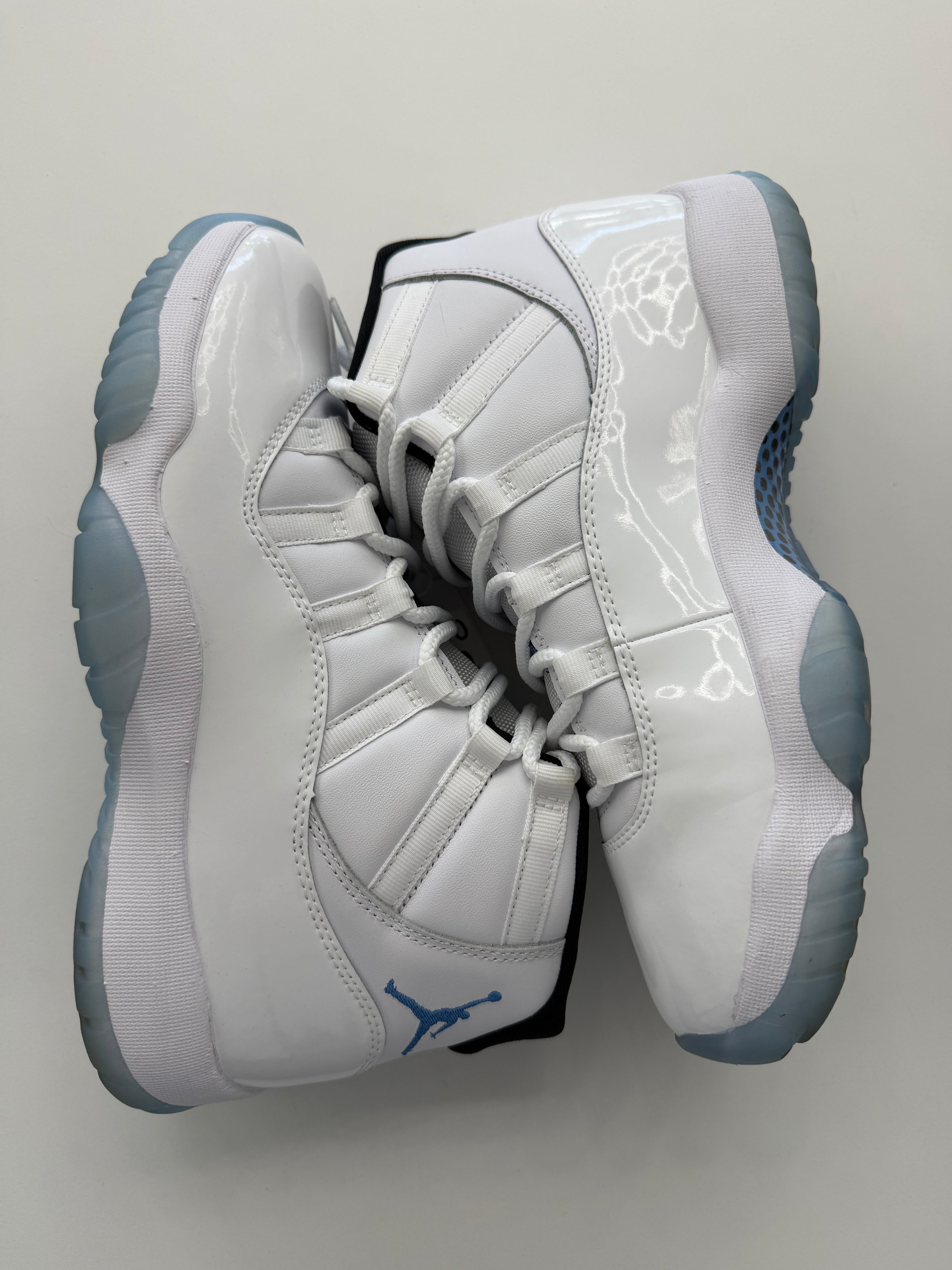Jordan 11 Retro Legend Blue (NO BOX)