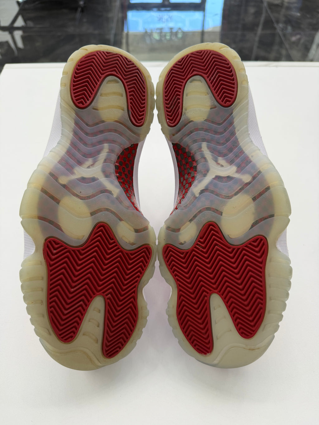 Jordan 11 Retro Cherry (NO BOX)