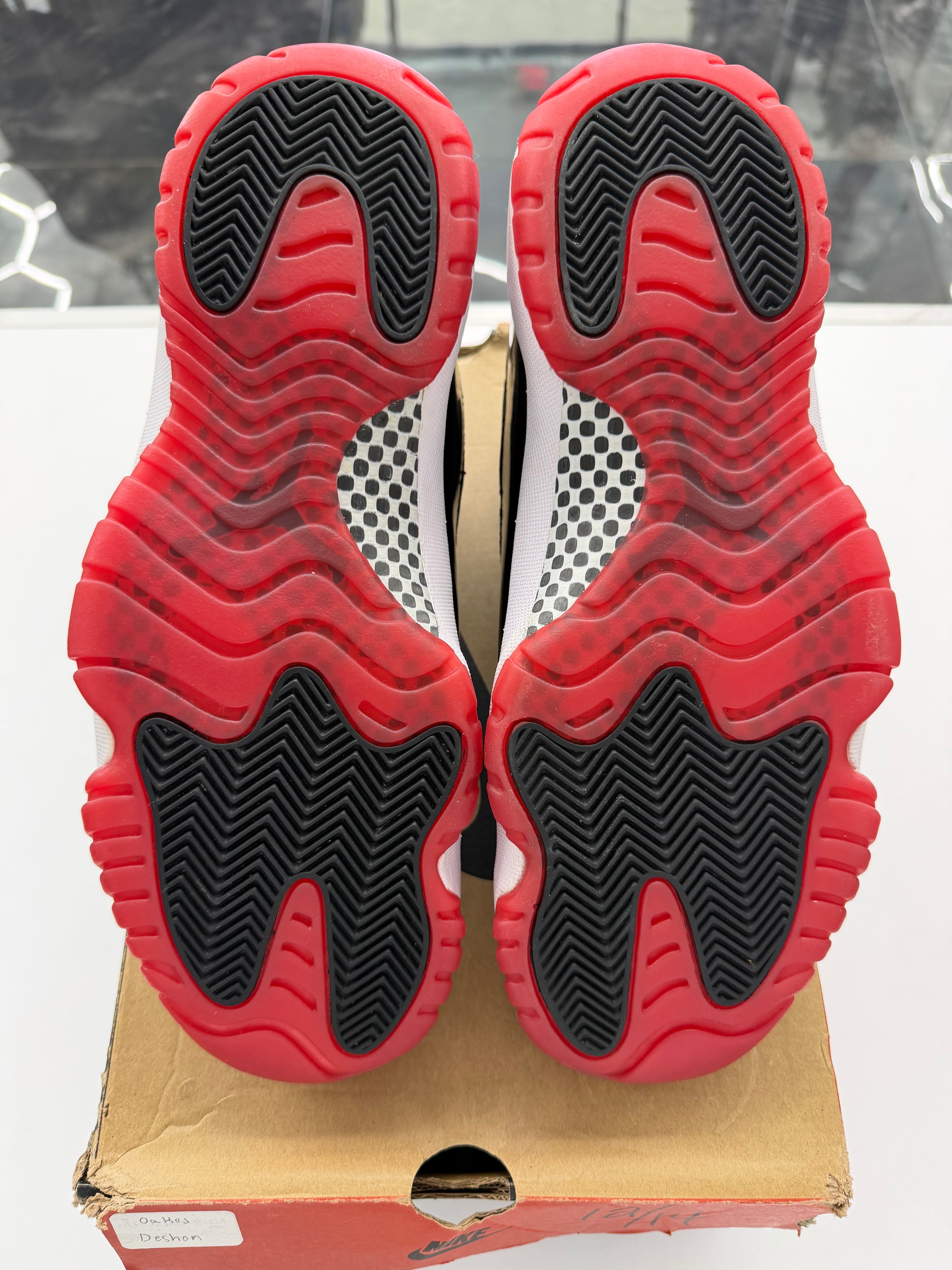 Jordan 11 Retro Playoffs Bred (2019)