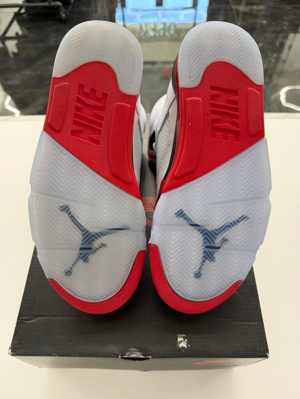 Jordan 5 Retro Fire Red Black Tongue (2025)