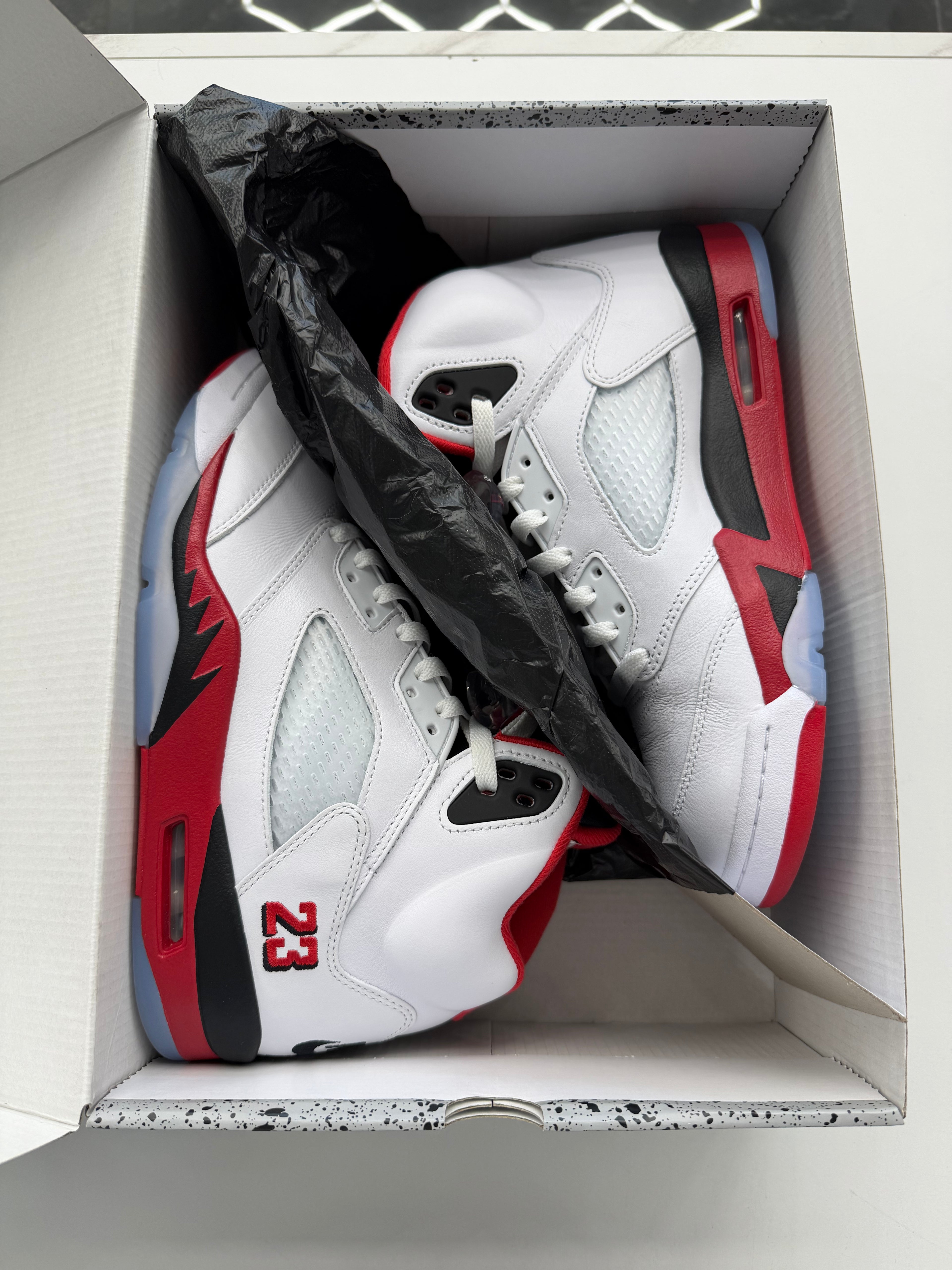Jordan 5 Retro Fire Red Black Tongue (2025)