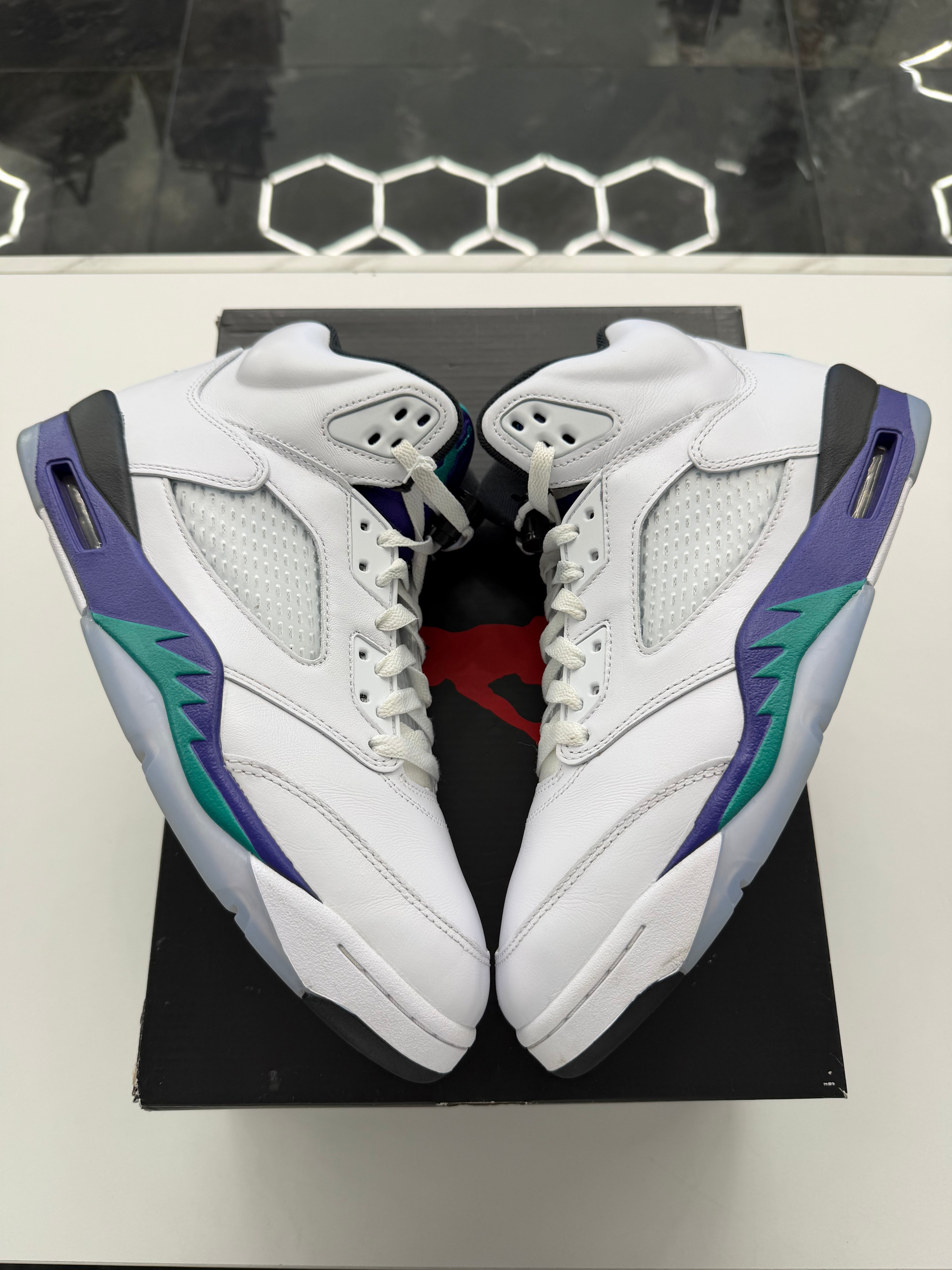 Jordan 5 Retro Grape (2025)