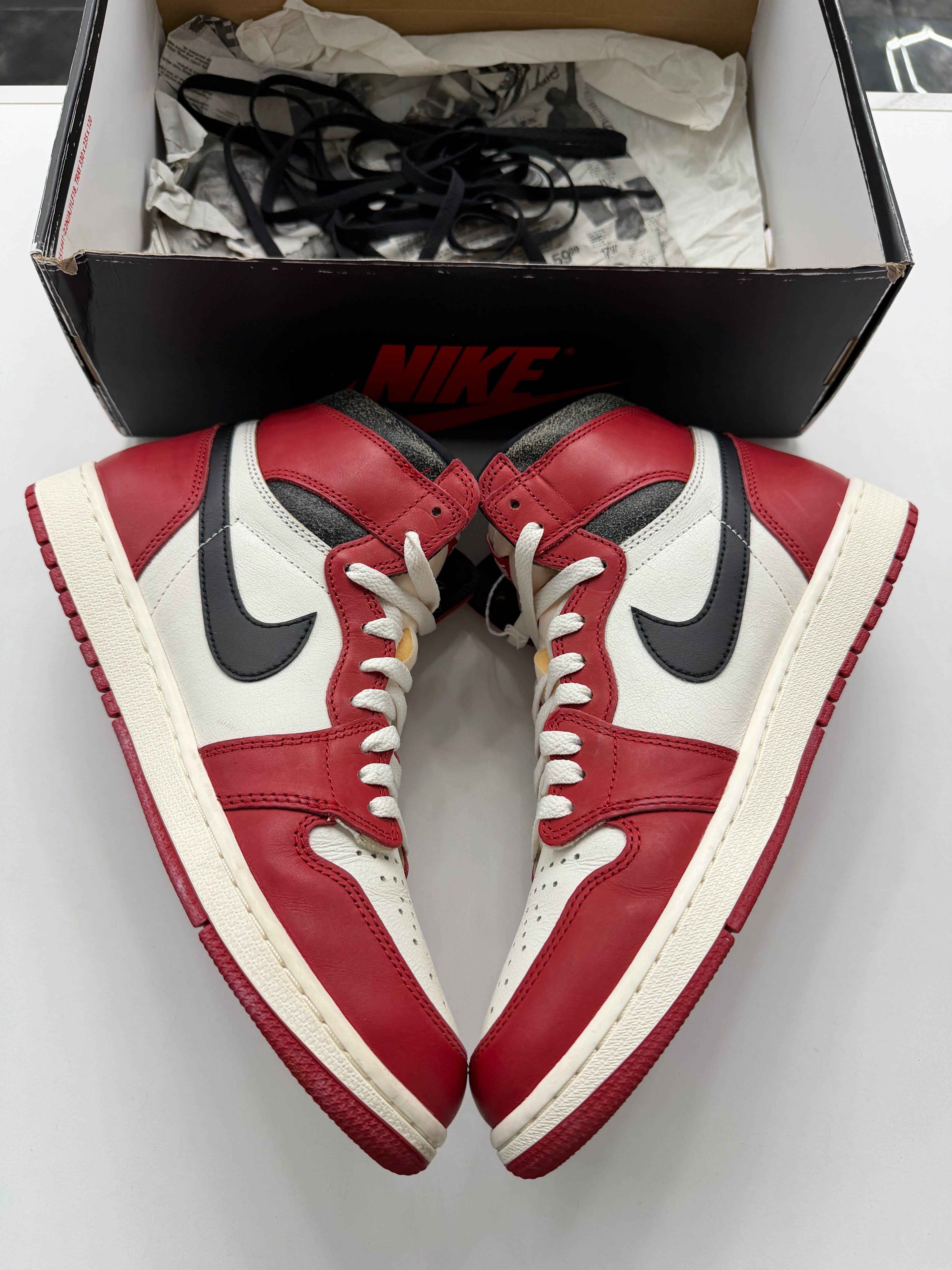 Jordan 1 Retro High OG Chicago Lost and Found (NO LID)