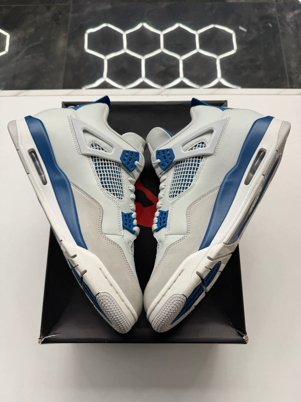 Jordan 4 Retro Military Blue (2024)