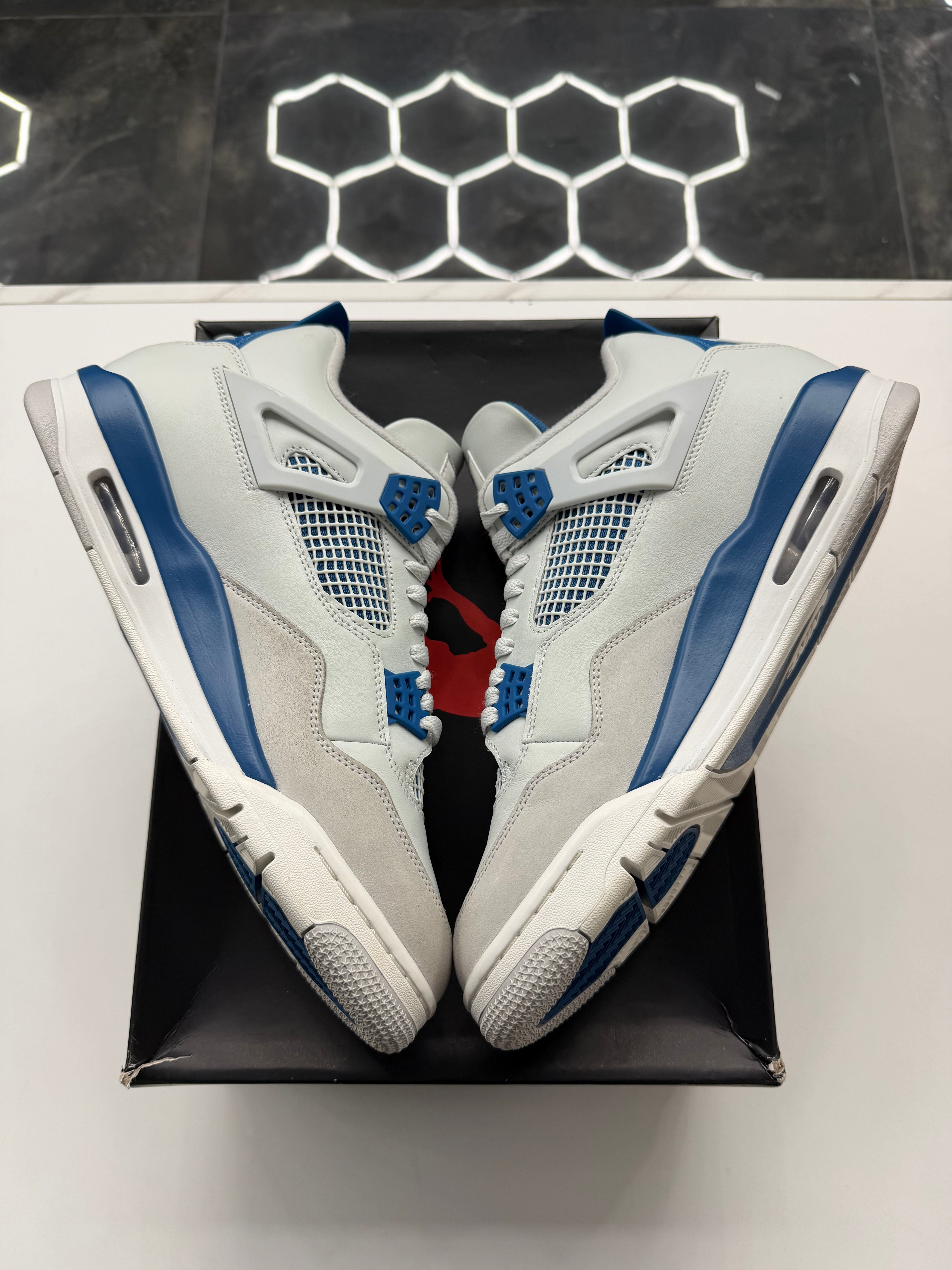 Jordan 4 Retro Military Blue (2024)