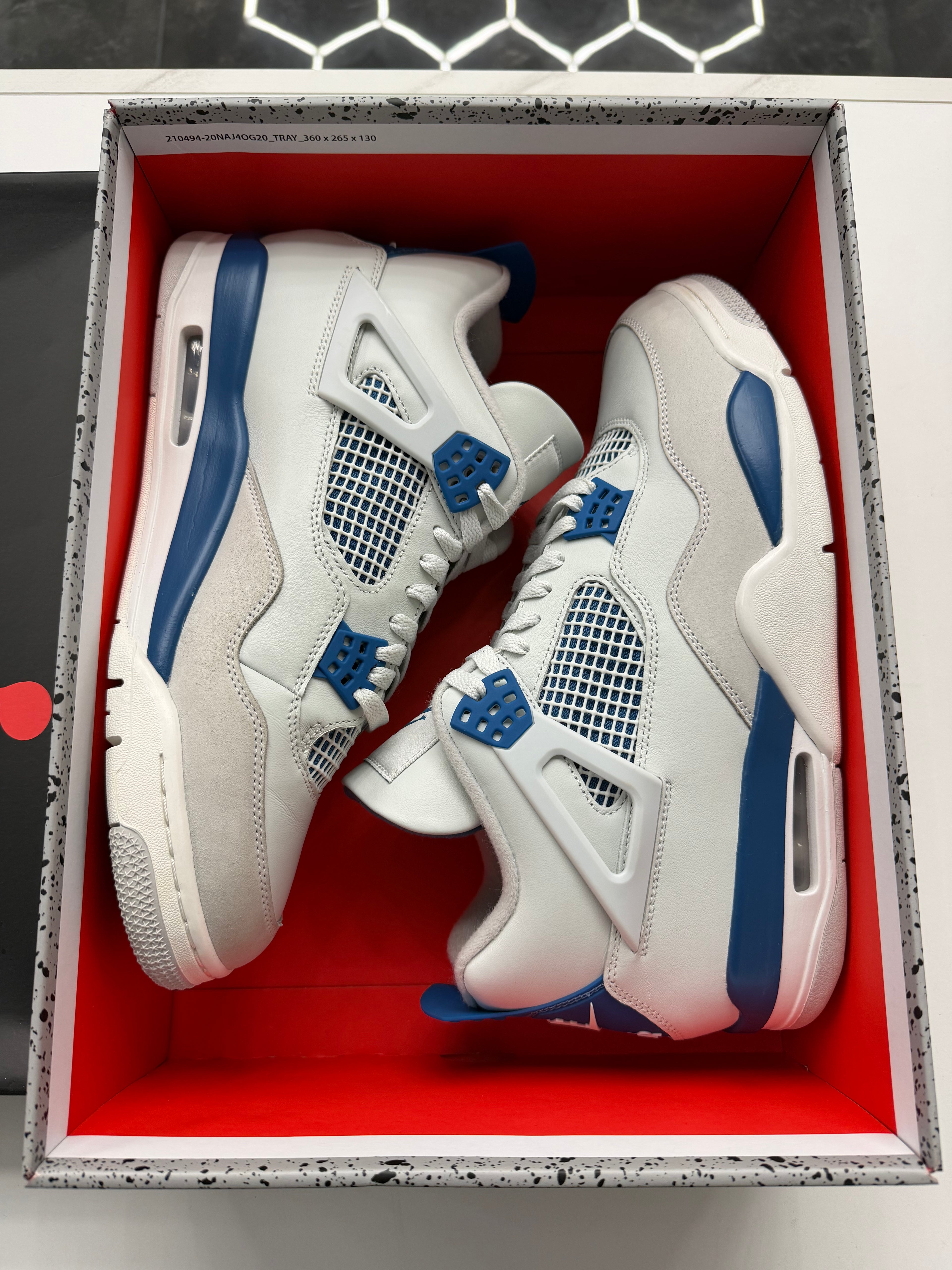 Jordan 4 Retro Military Blue (2024)