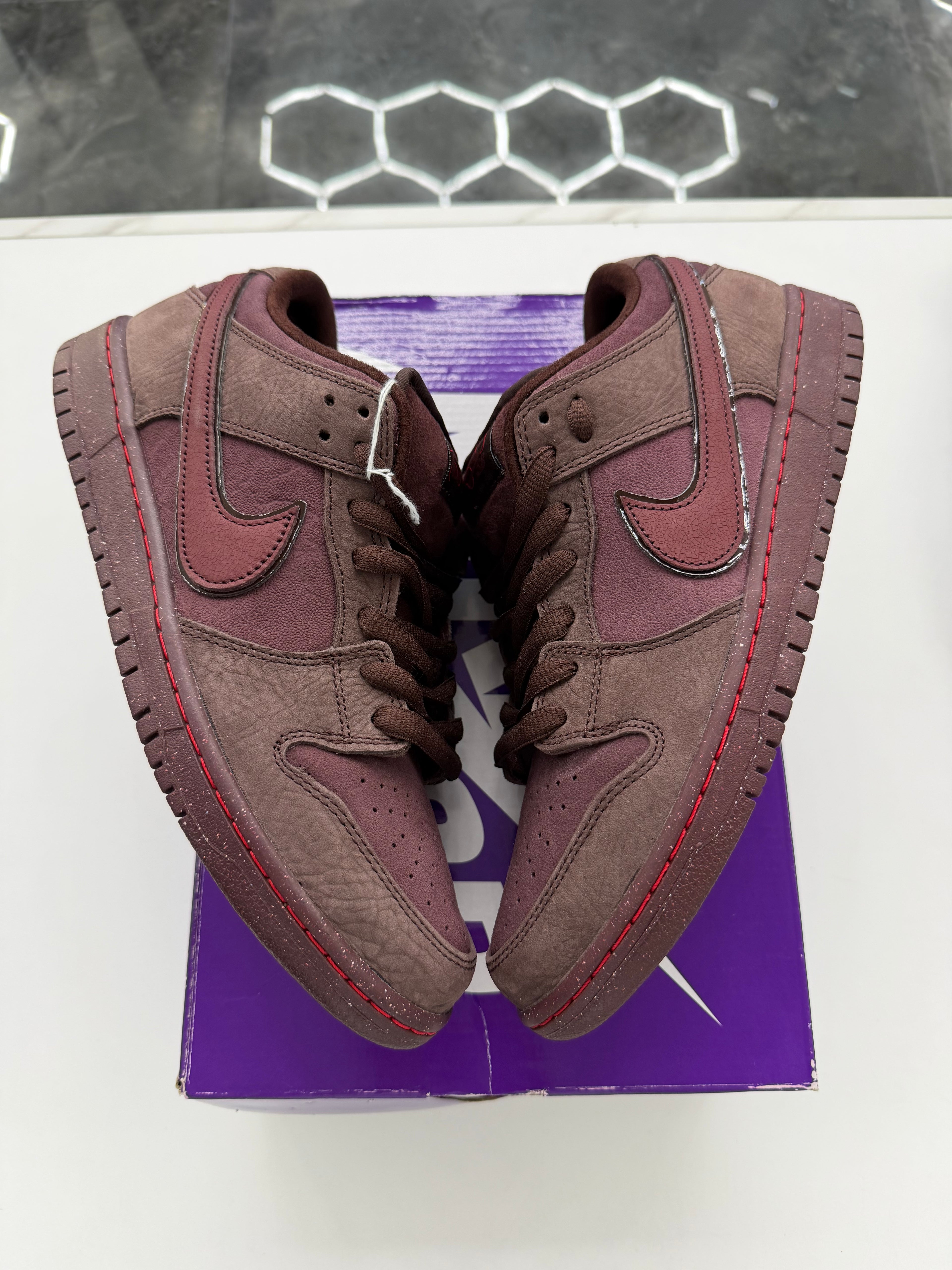 Nike SB Dunk Low City Of Love Burgundy Crush (REPLACEMENT BOX)