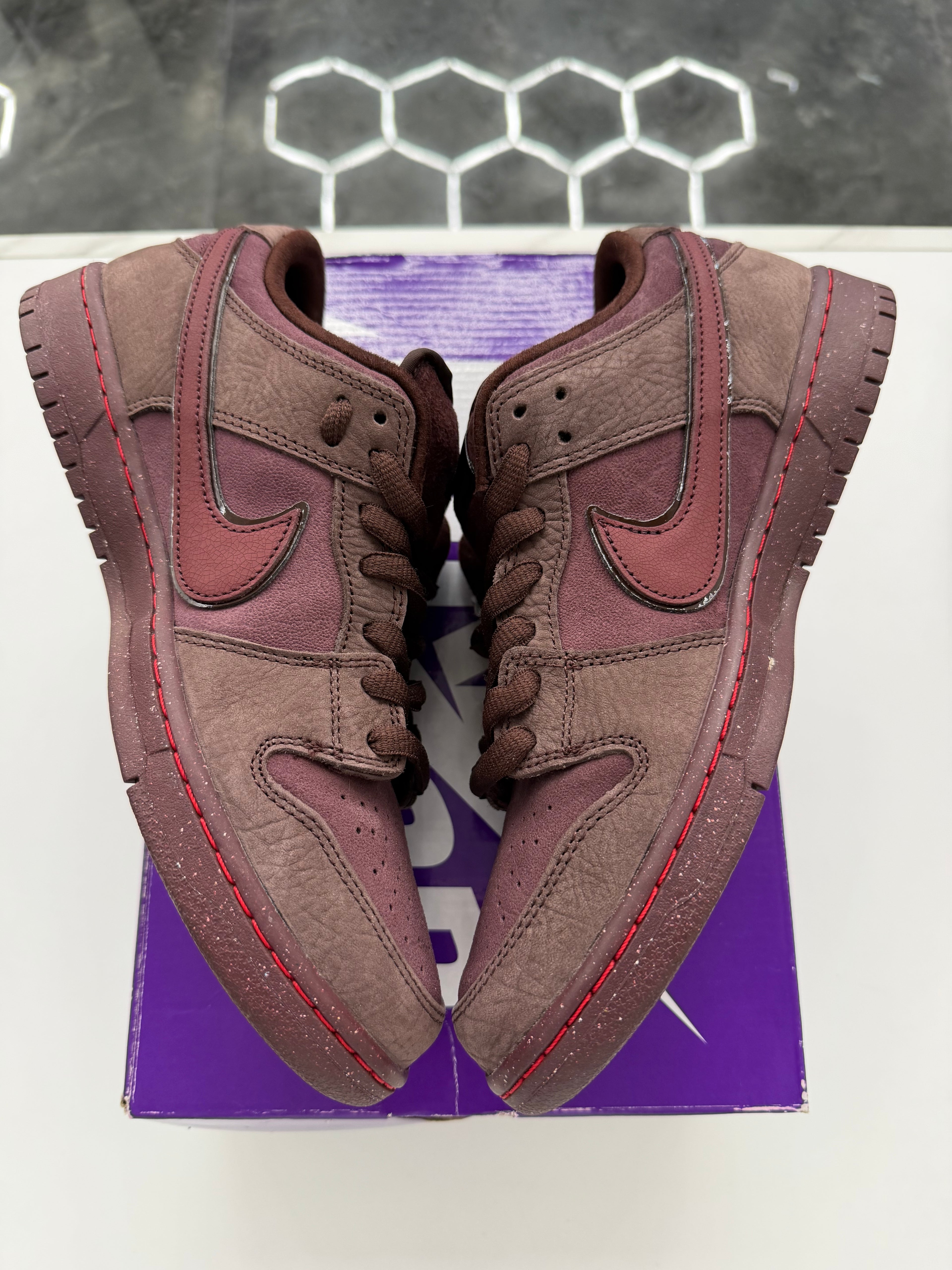 Nike SB Dunk Low City Of Love Burgundy Crush (REPLACEMENT BOX)