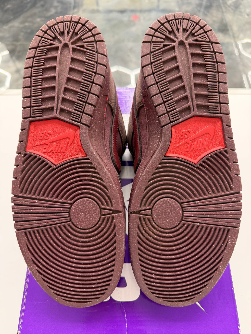 Nike SB Dunk Low City Of Love Burgundy Crush (REPLACEMENT BOX)