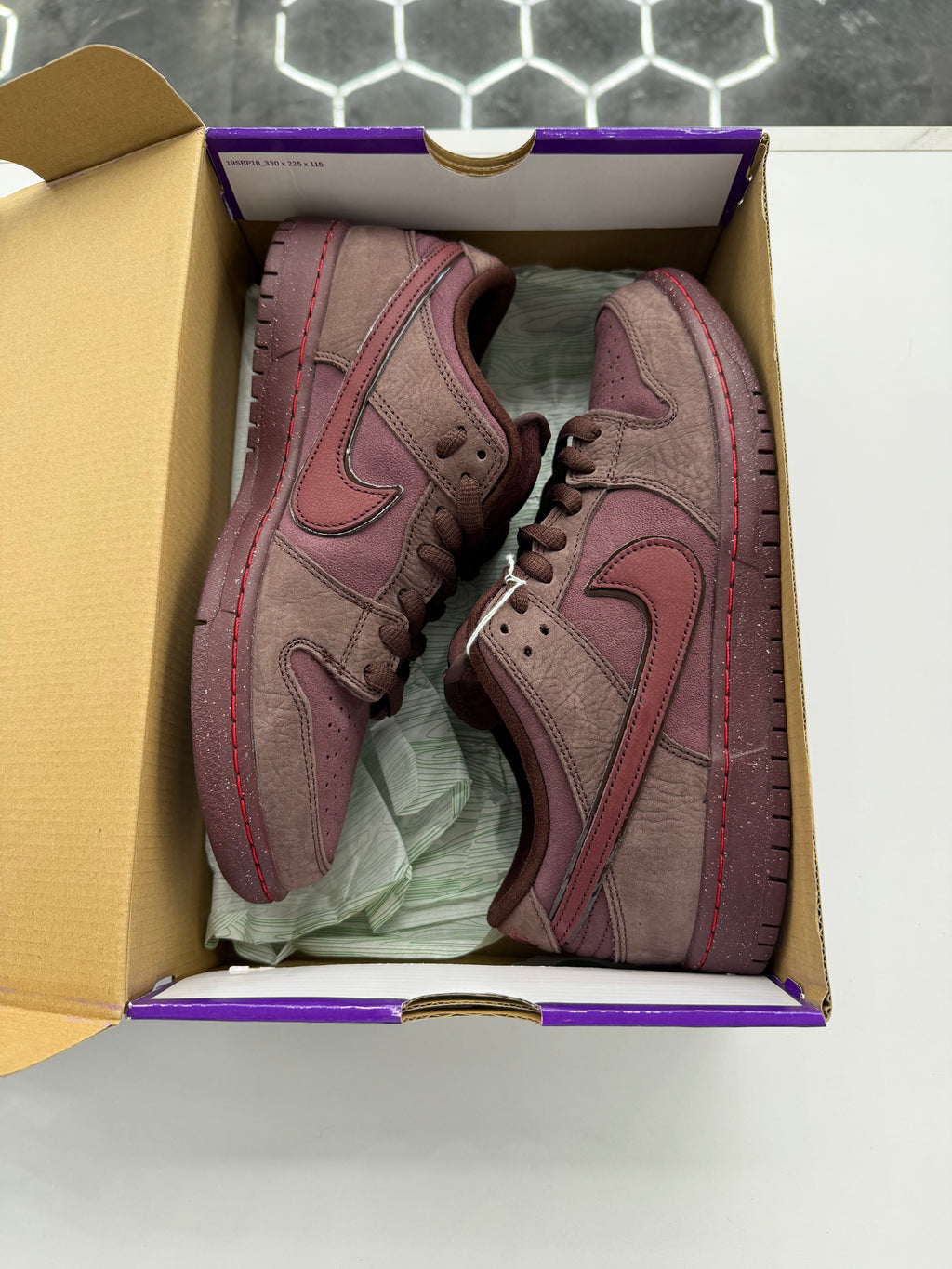 Nike SB Dunk Low City Of Love Burgundy Crush (REPLACEMENT BOX)