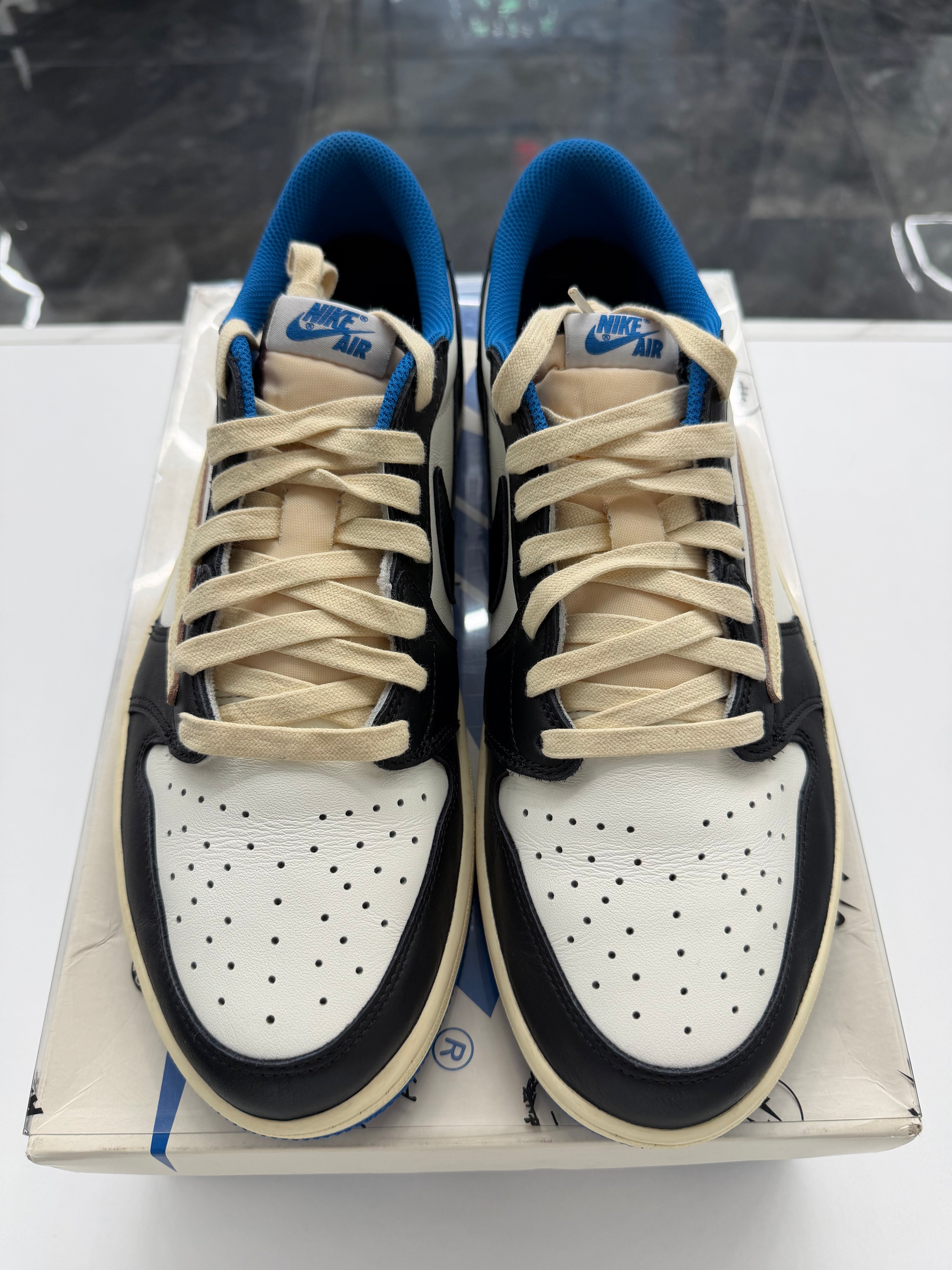 Jordan 1 Retro Low OG SP Fragment x Travis Scott