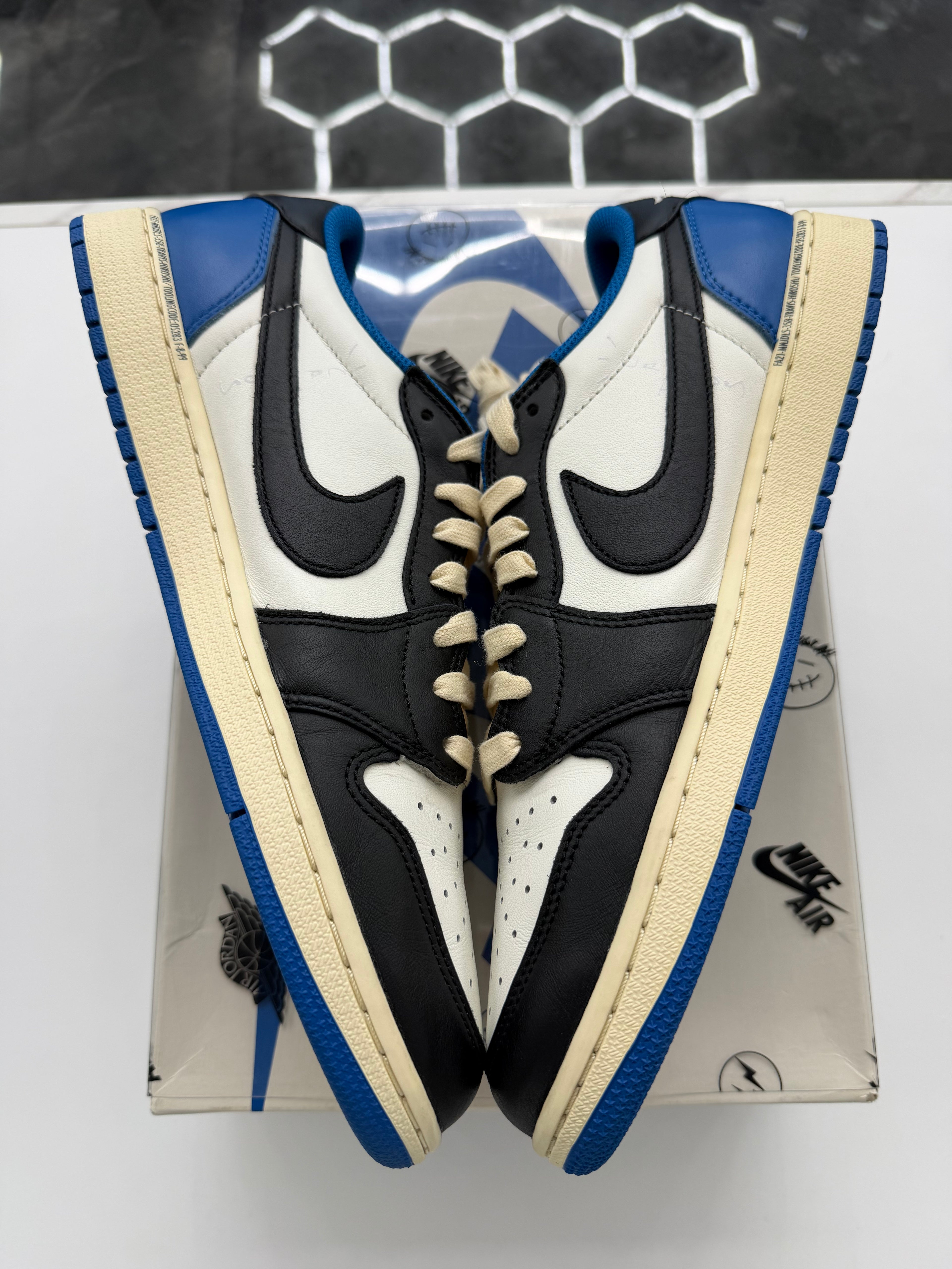 Jordan 1 Retro Low OG SP Fragment x Travis Scott
