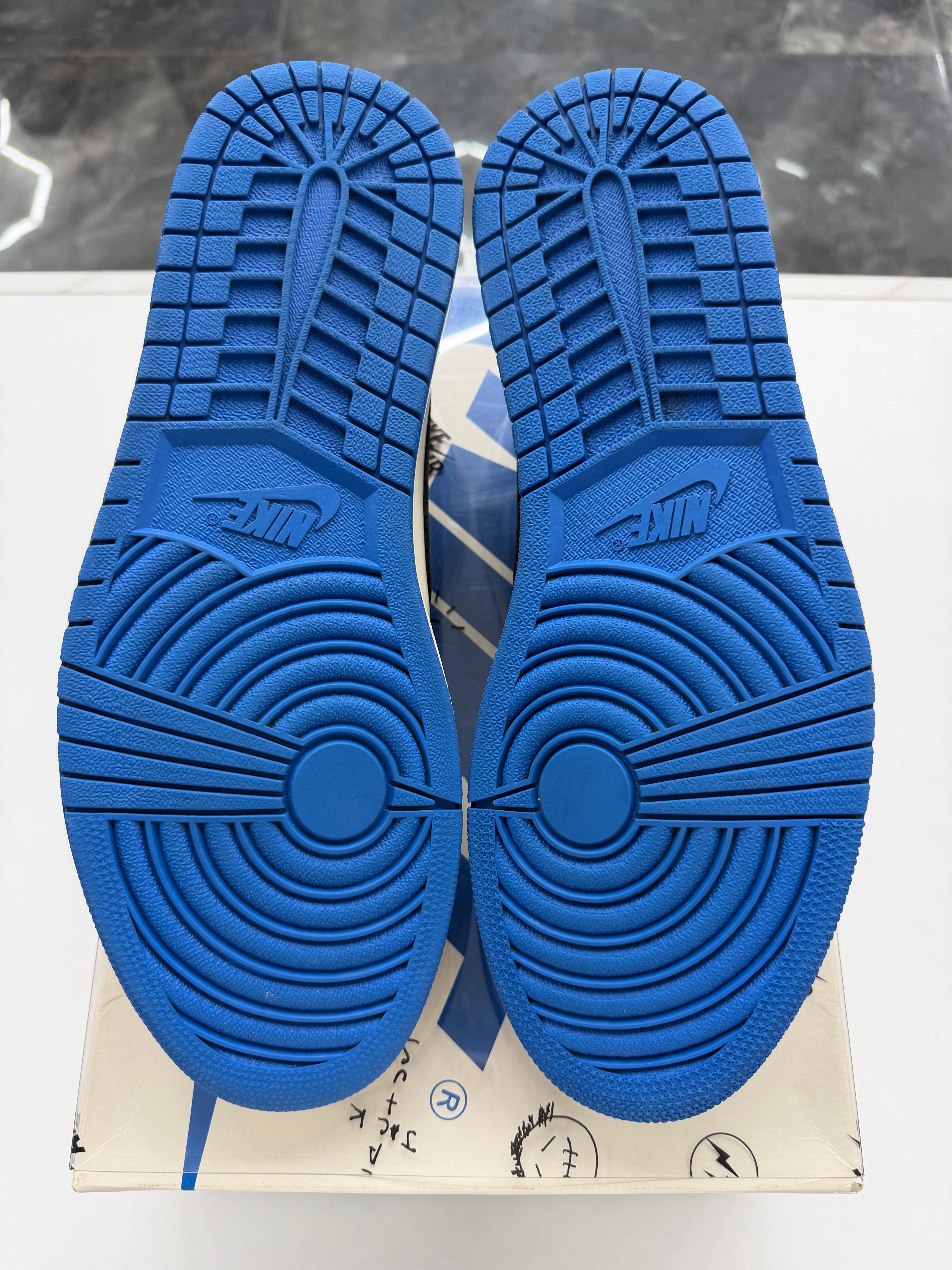 Jordan 1 Retro Low OG SP Fragment x Travis Scott