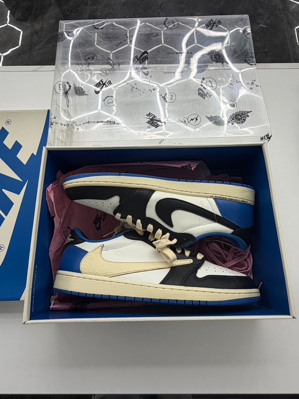 Jordan 1 Retro Low OG SP Fragment x Travis Scott