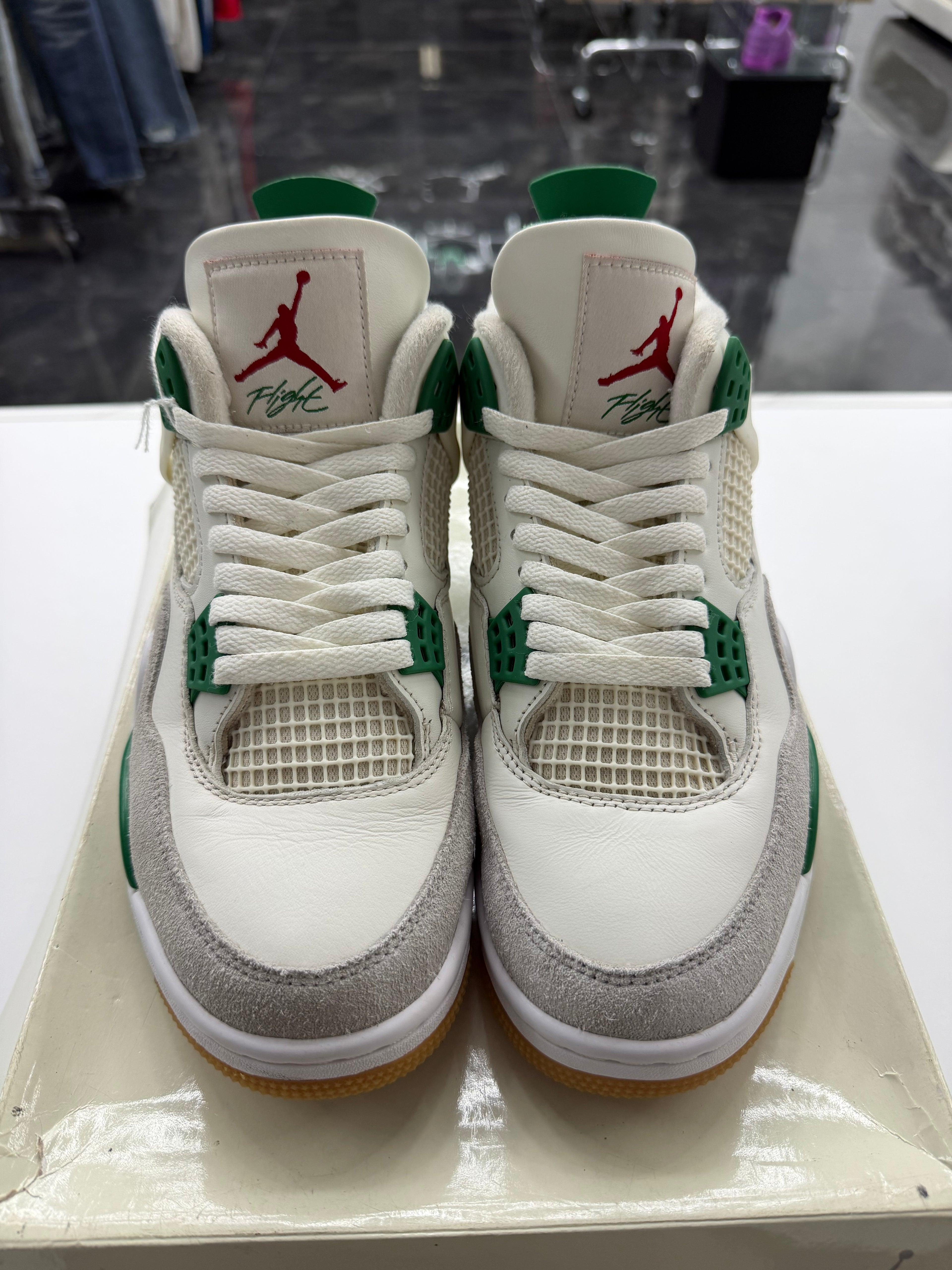 Jordan 4 Retro SB Pine Green