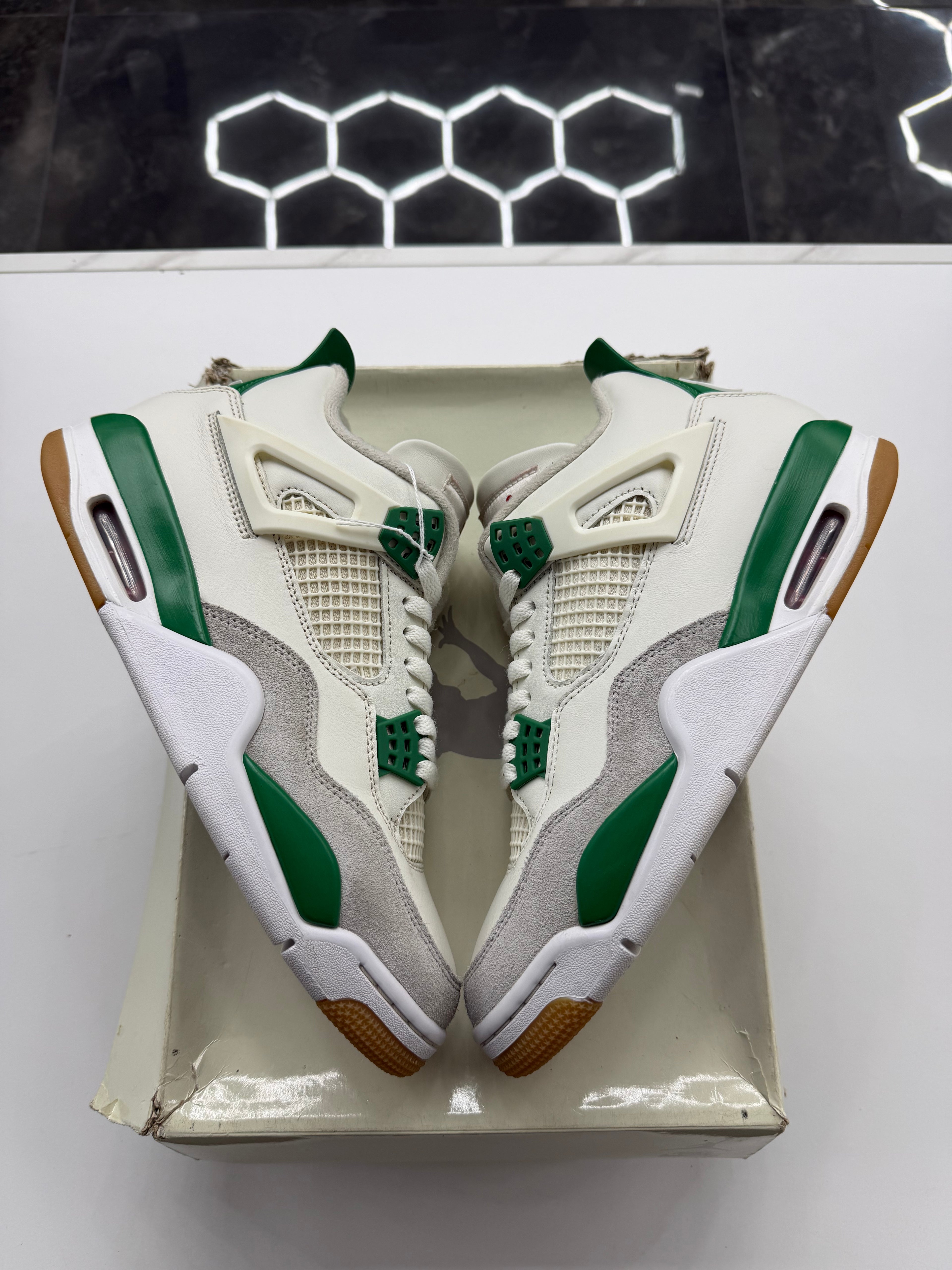 Jordan 4 Retro SB Pine Green