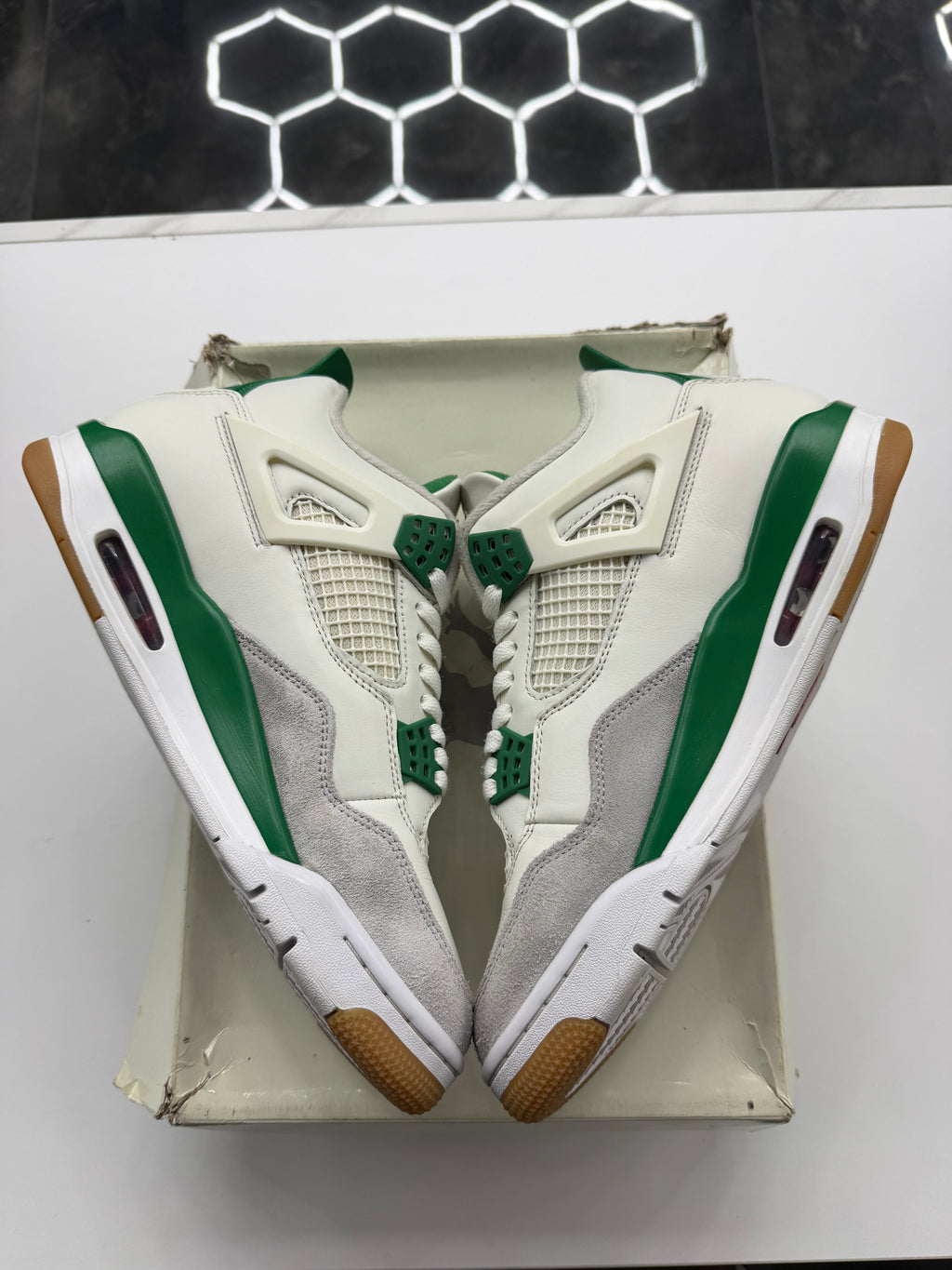 Jordan 4 Retro SB Pine Green